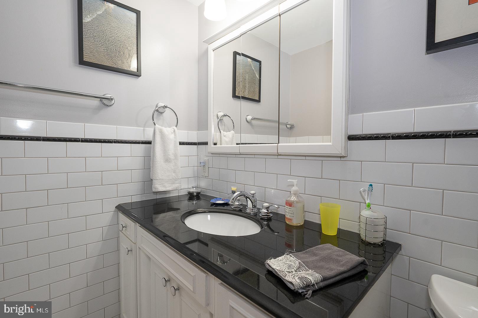 1919 CHESTNUT STREET 2703