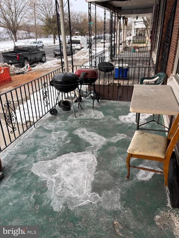 2003 N 33RD STREET