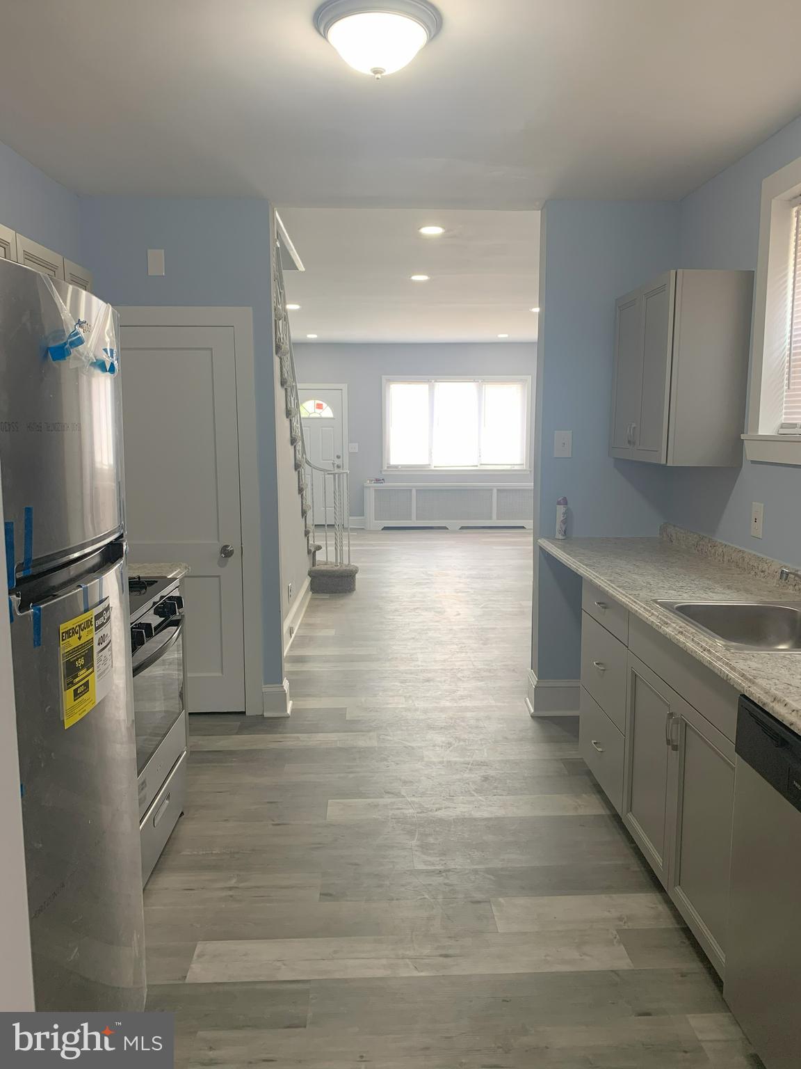 2982 E THOMPSON STREET