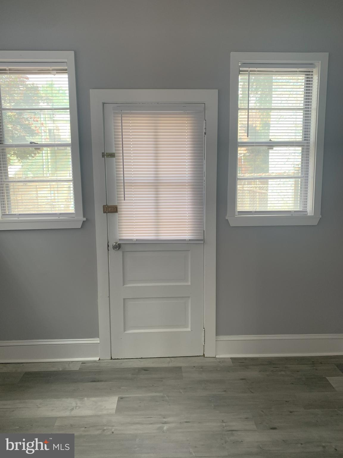 2982 E THOMPSON STREET