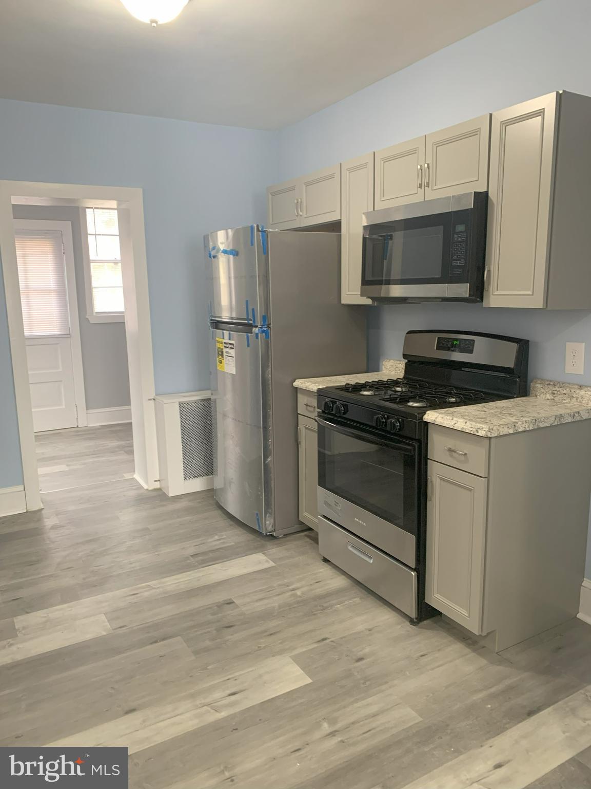 2982 E THOMPSON STREET