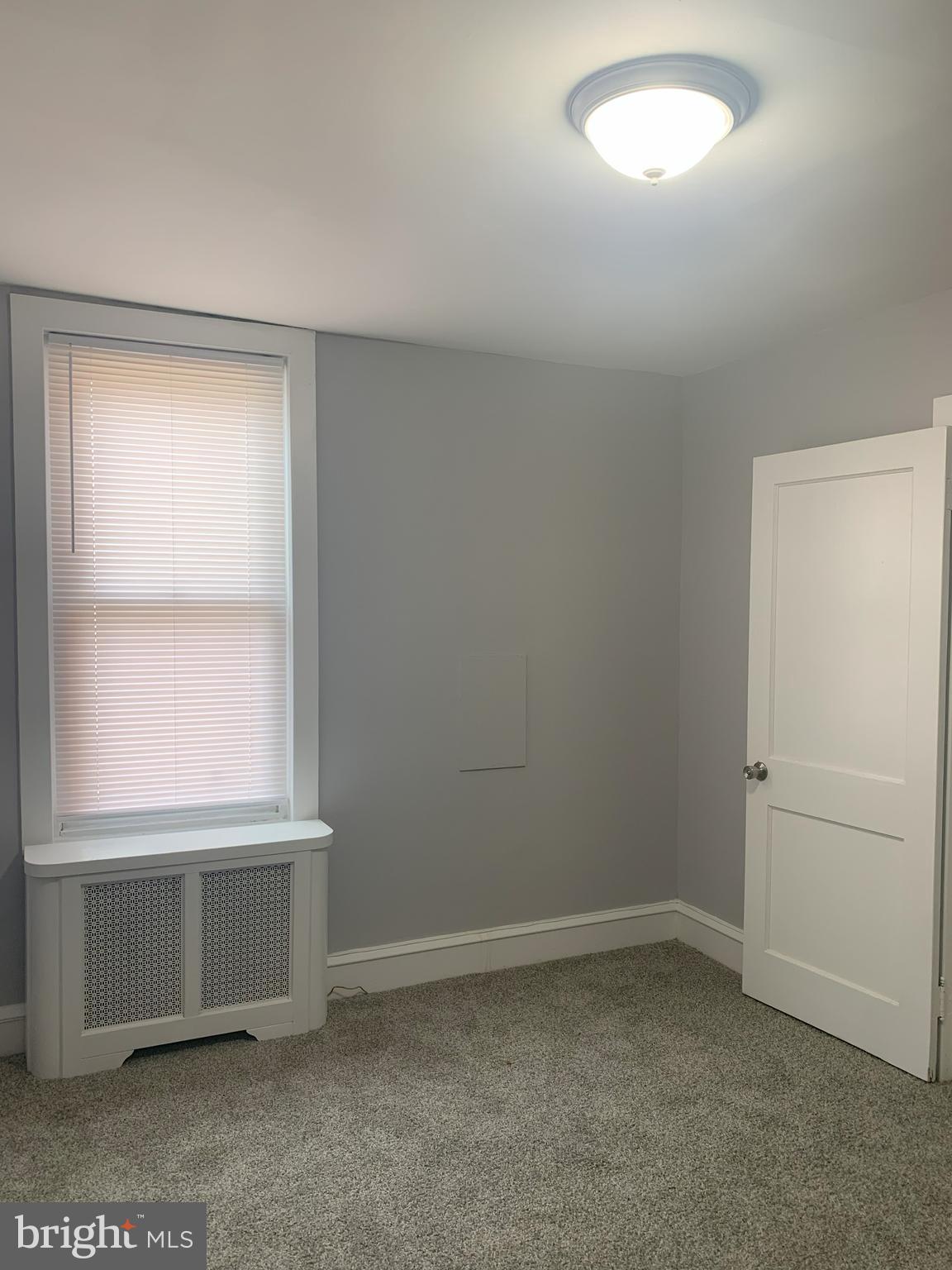 2982 E THOMPSON STREET