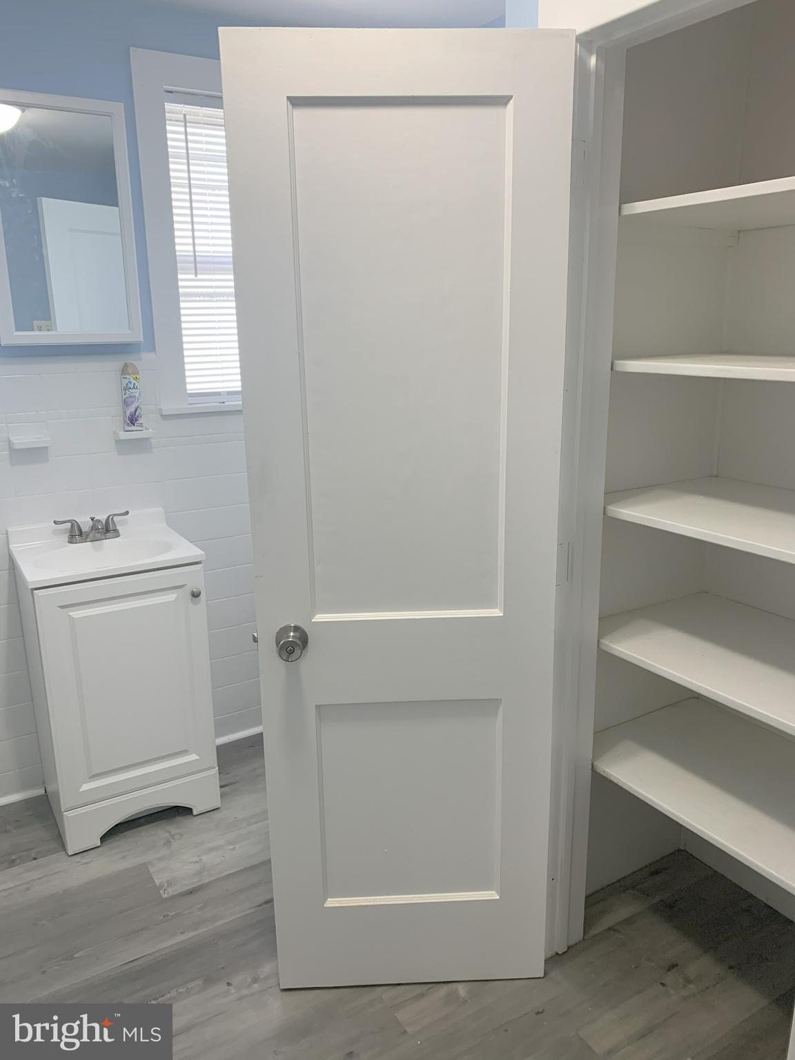 2982 E THOMPSON STREET