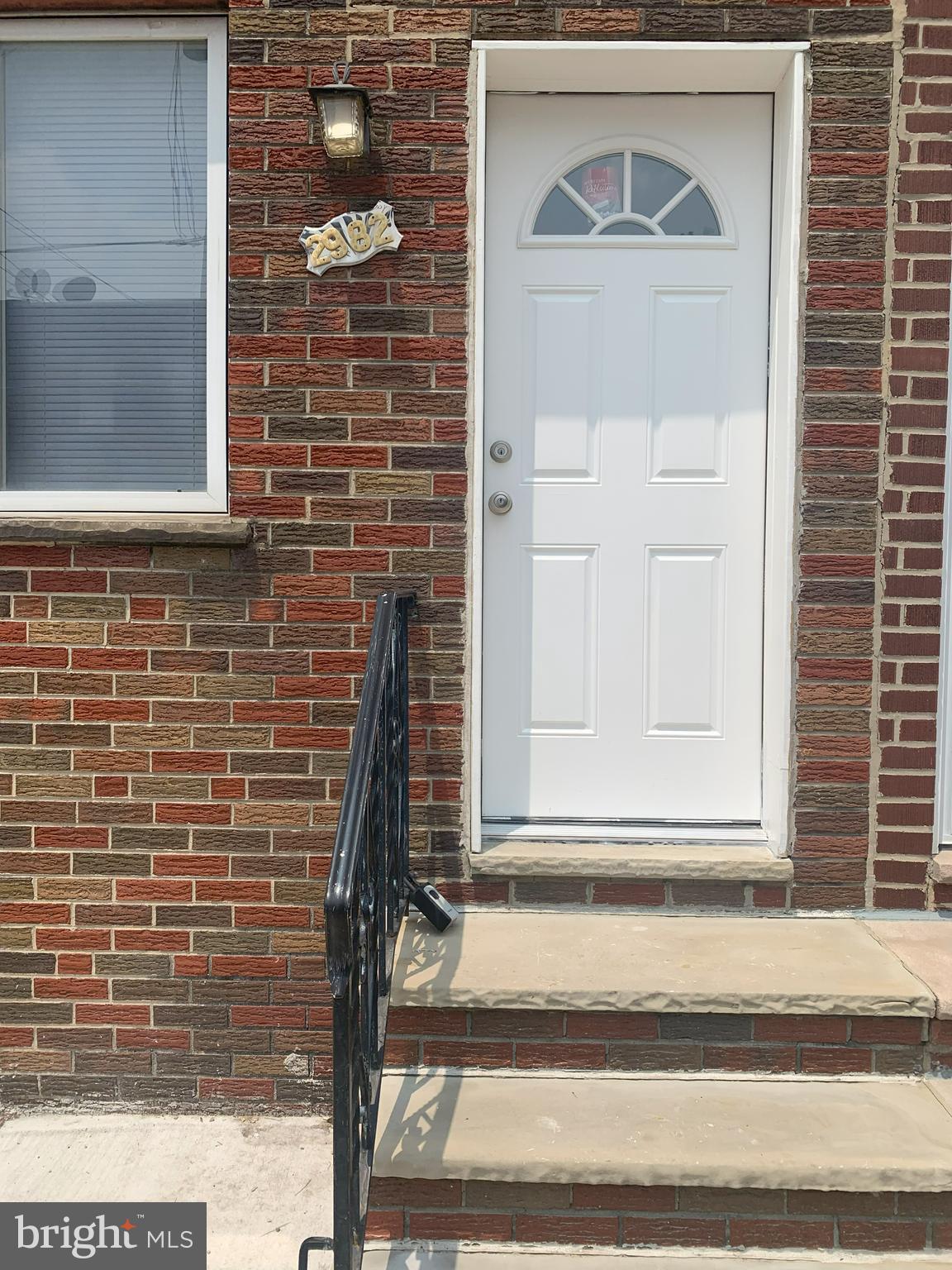 2982 E THOMPSON STREET