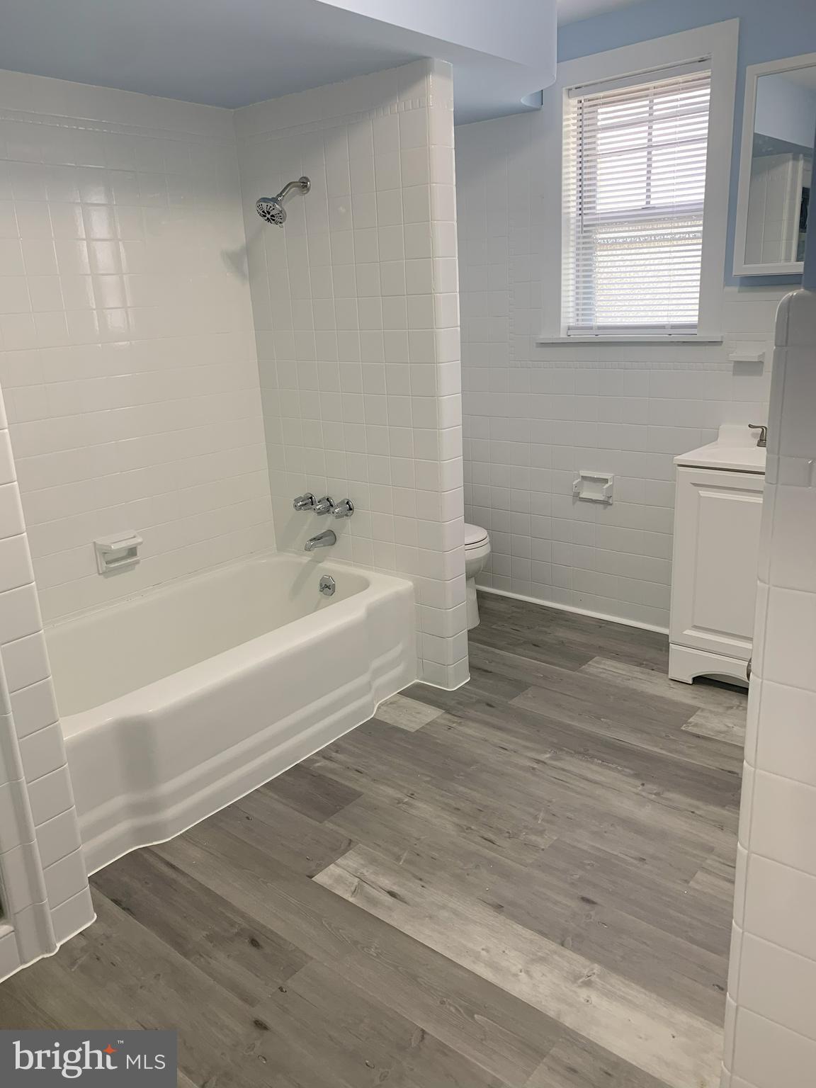 2982 E THOMPSON STREET