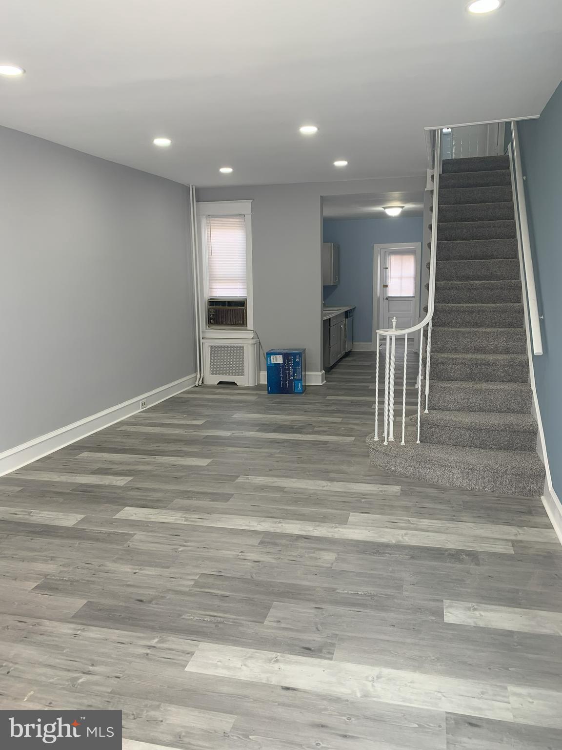 2982 E THOMPSON STREET