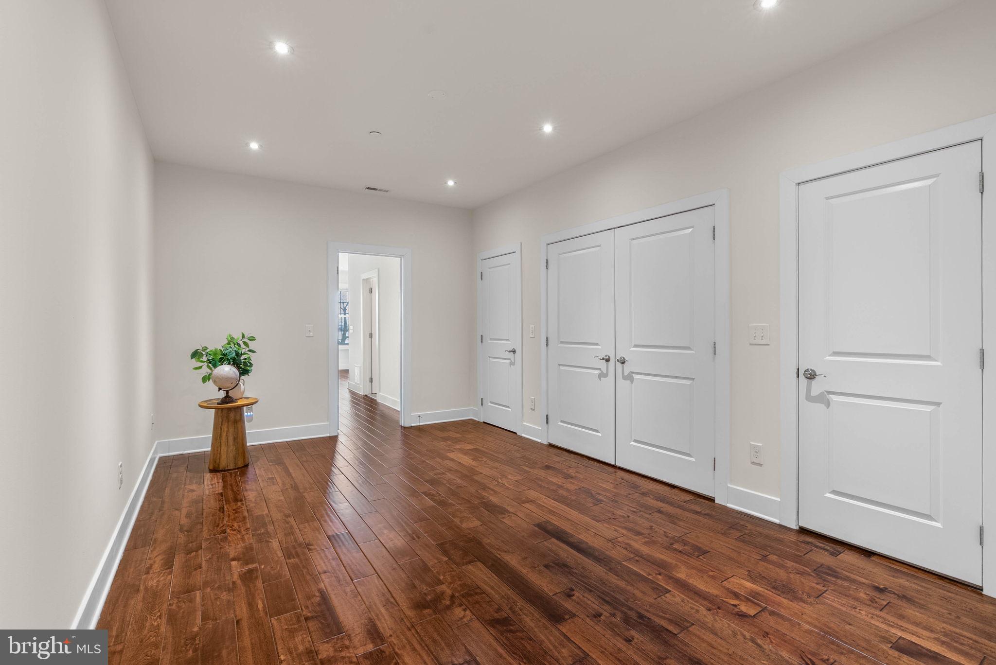 512 S FRONT STREET 14 2