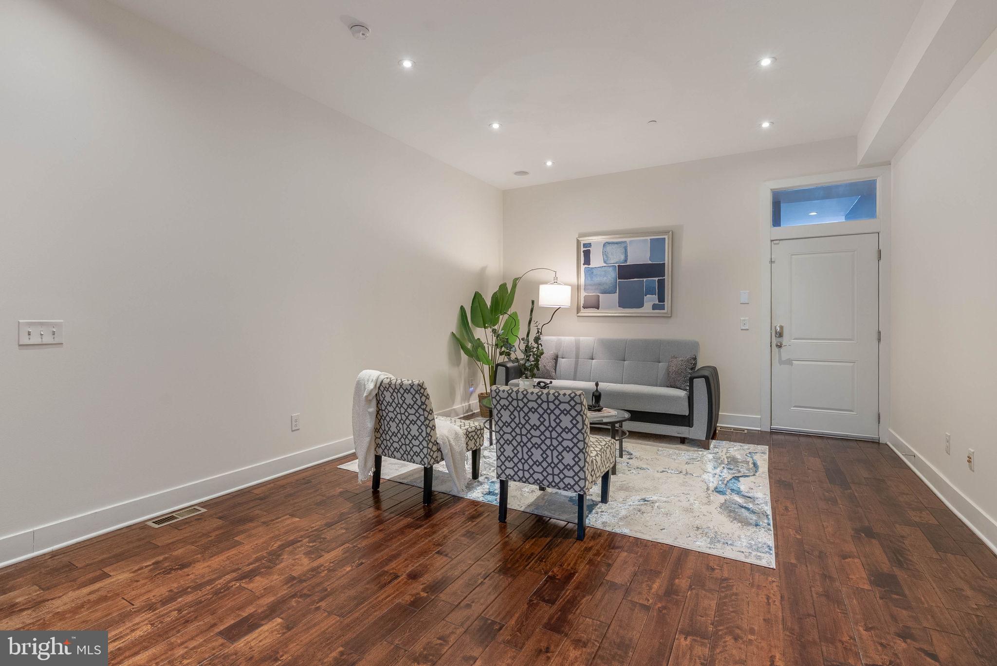 512 S FRONT STREET 14 2