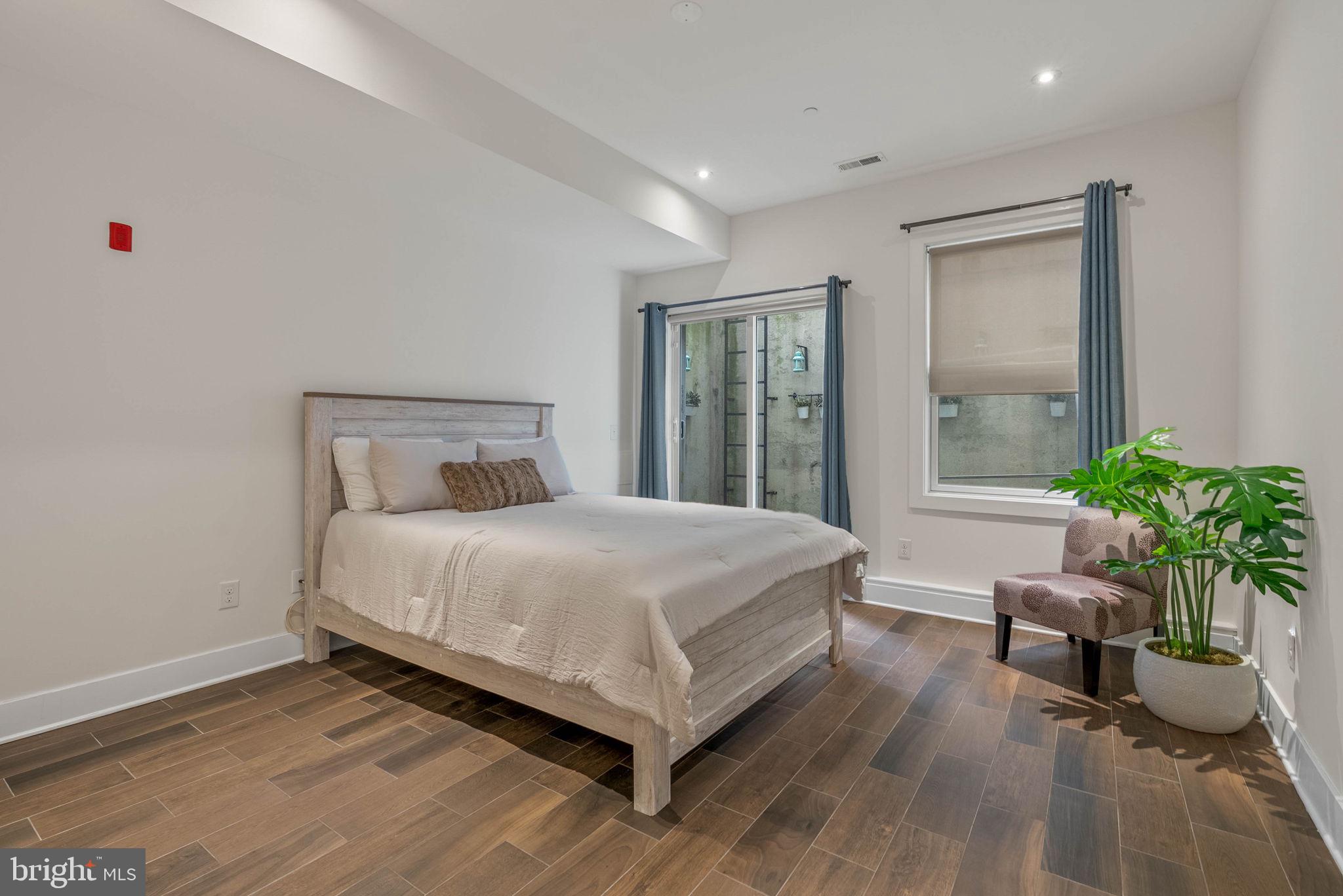 512 S FRONT STREET 14 2