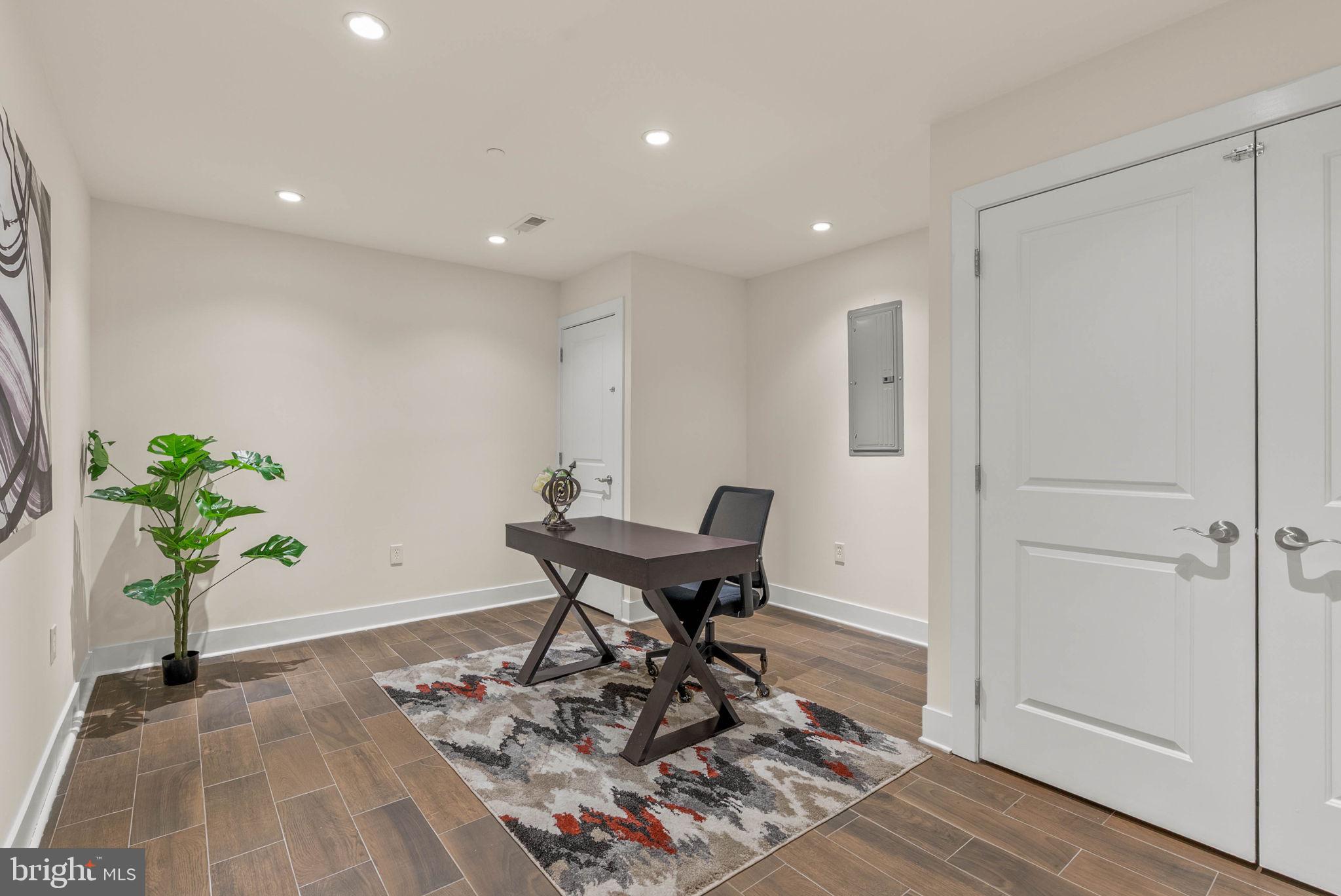 512 S FRONT STREET 14 2