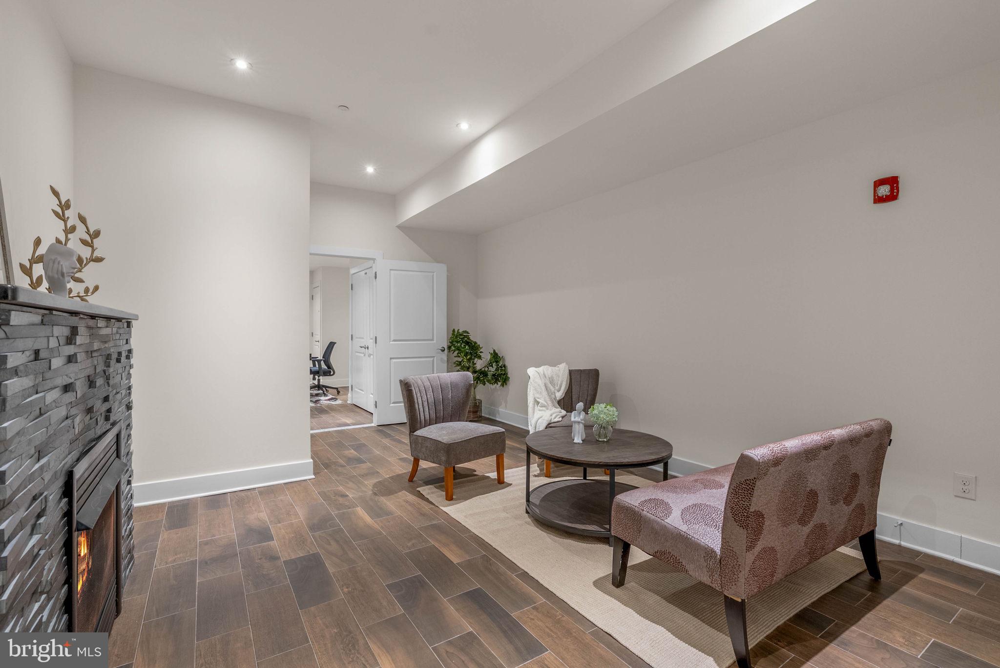 512 S FRONT STREET 14 2