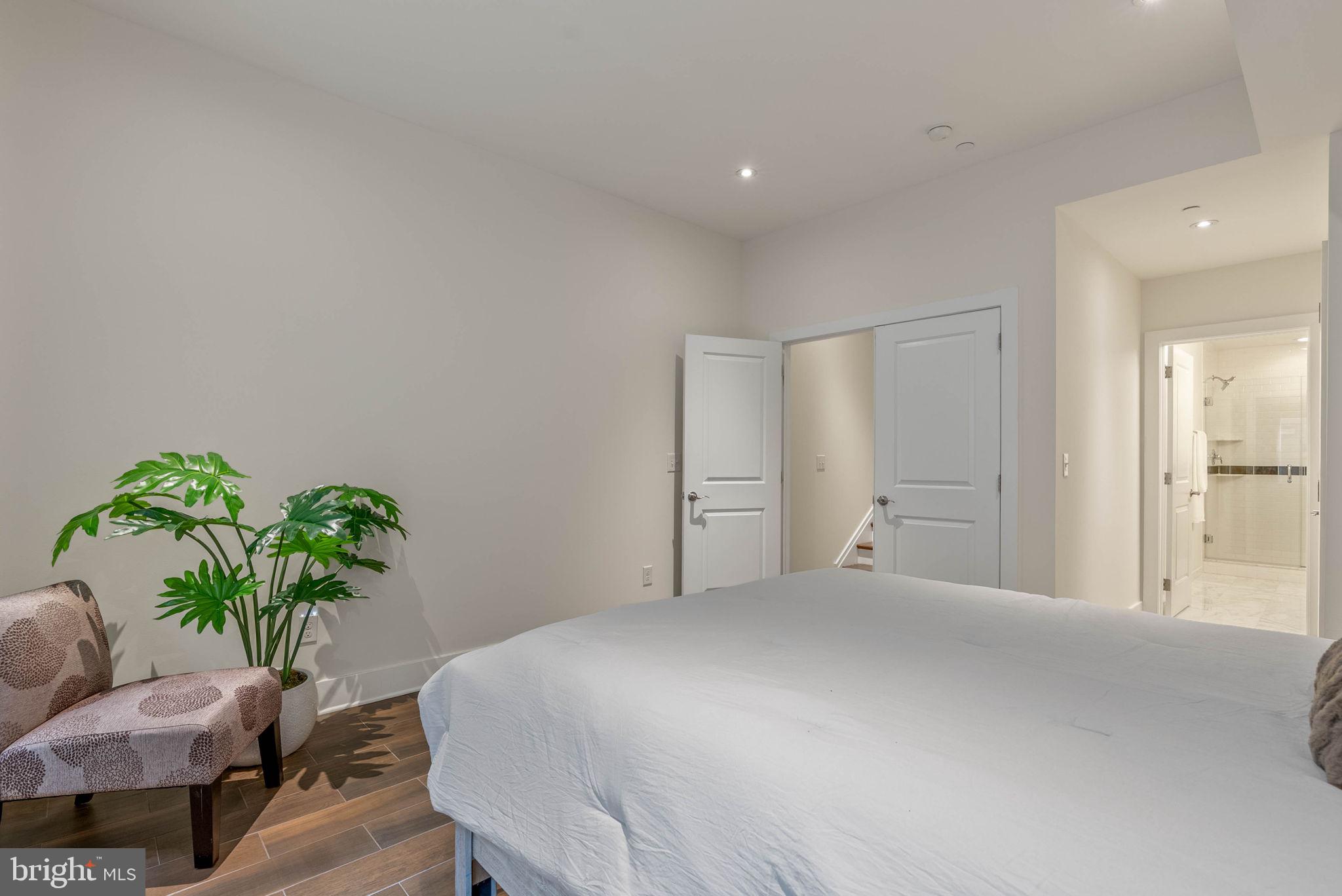 512 S FRONT STREET 14 2