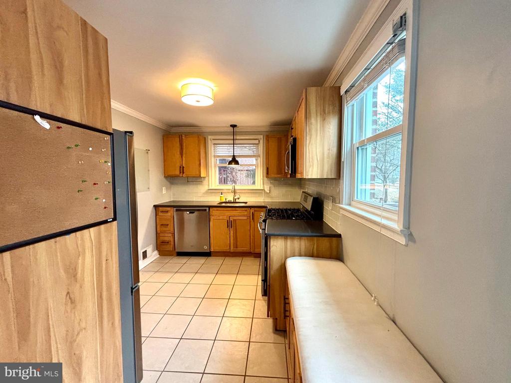 546 OVERLOOK ROAD