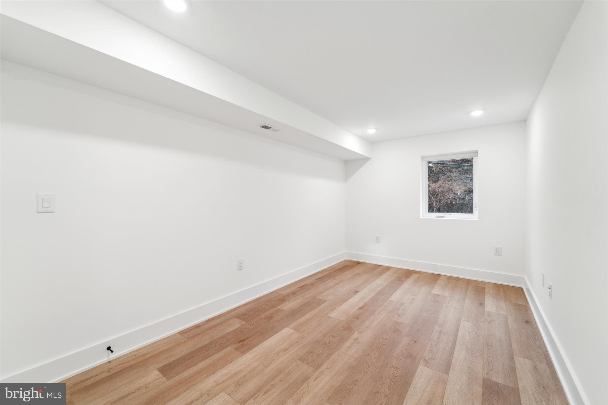 286 GREENOUGH STREET 2