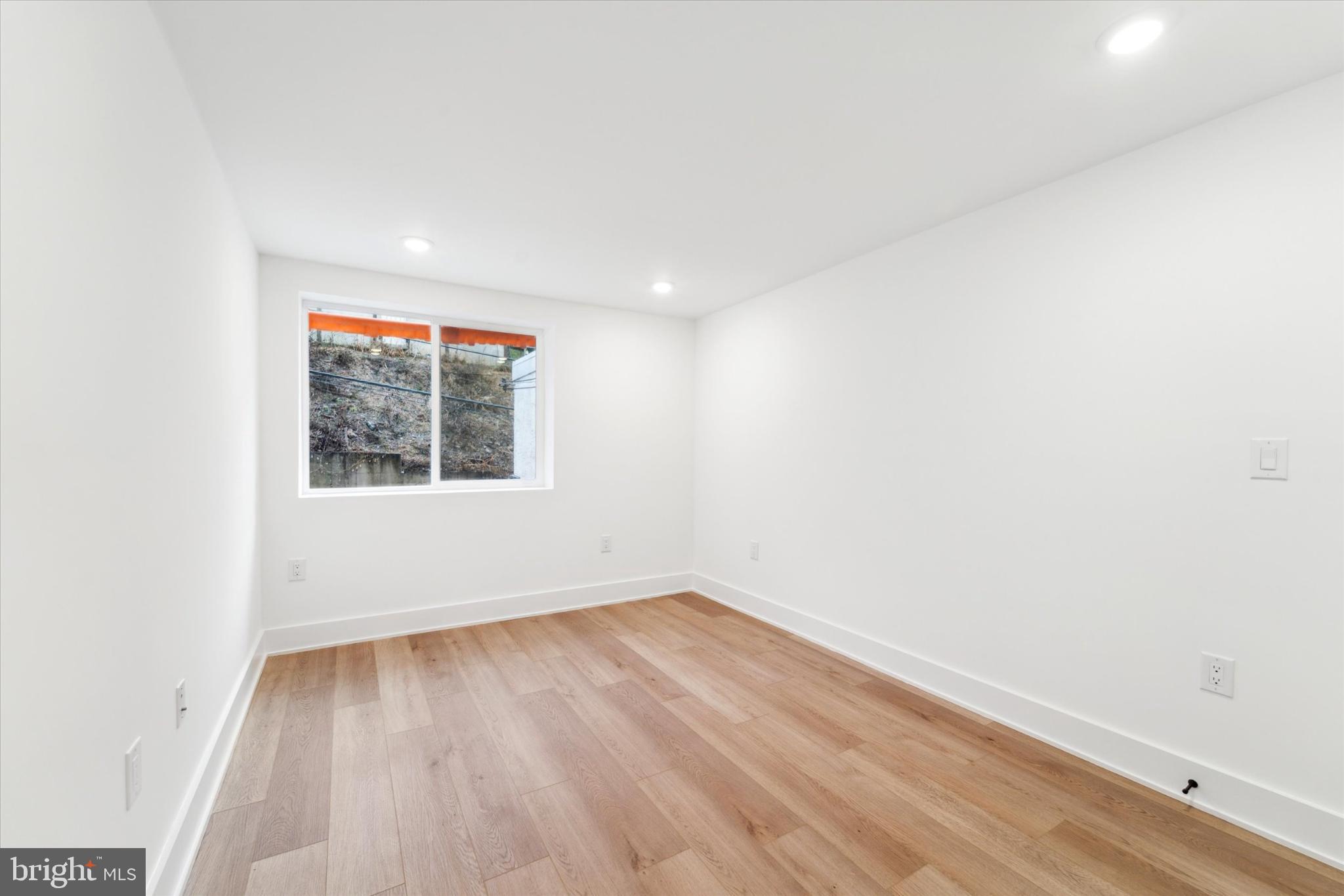 286 GREENOUGH STREET 2