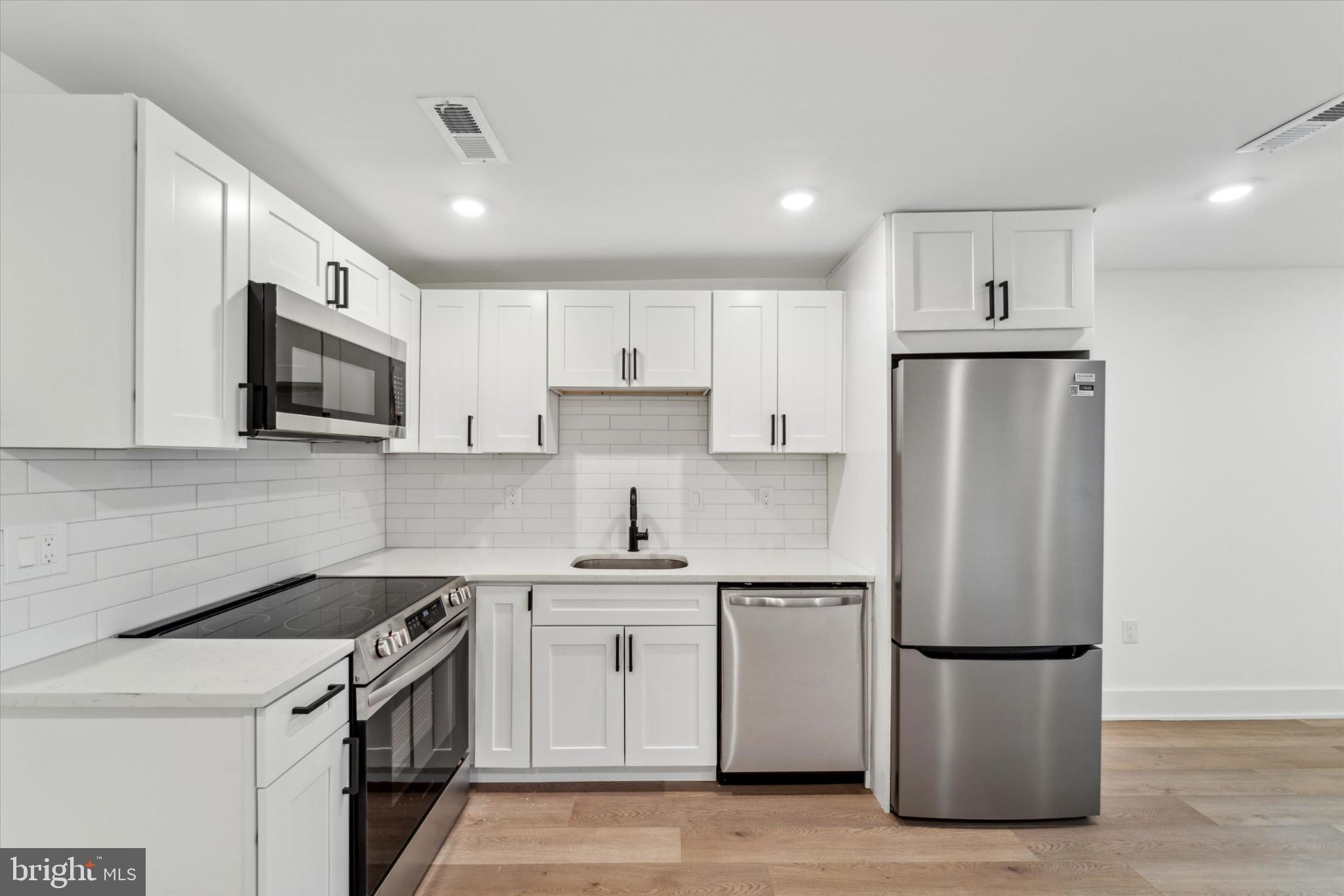 286 GREENOUGH STREET 2