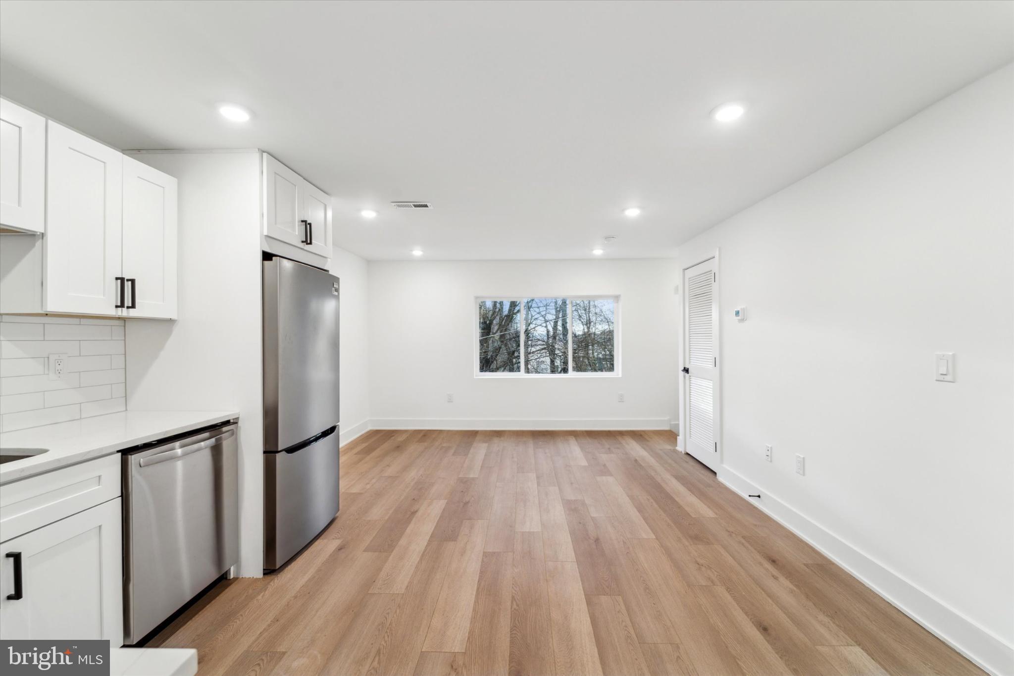 286 GREENOUGH STREET 2