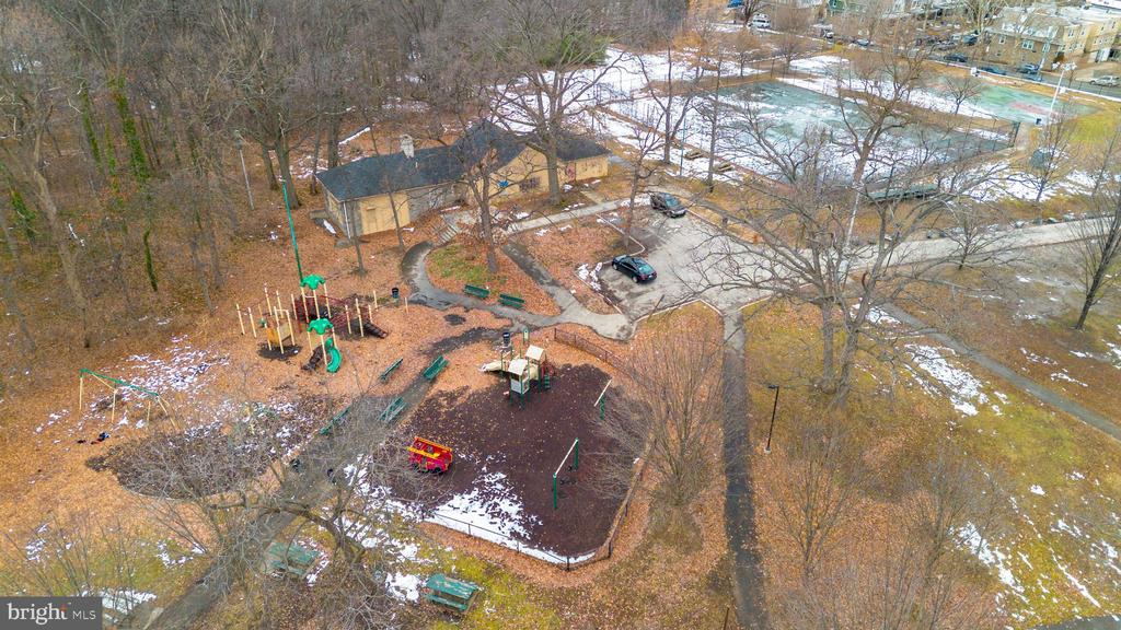 5868 N 6TH STREET