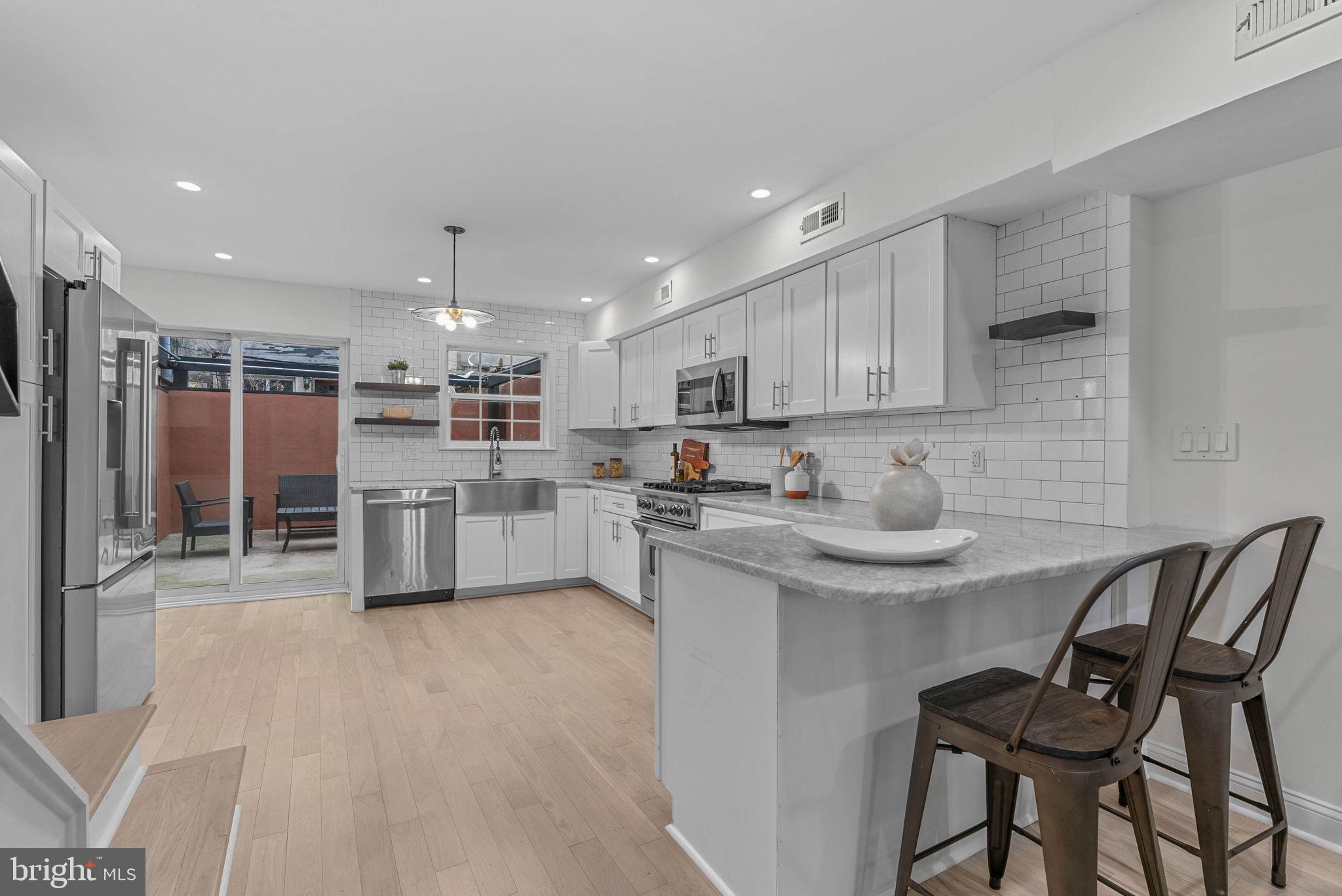 804 S LAWRENCE STREET