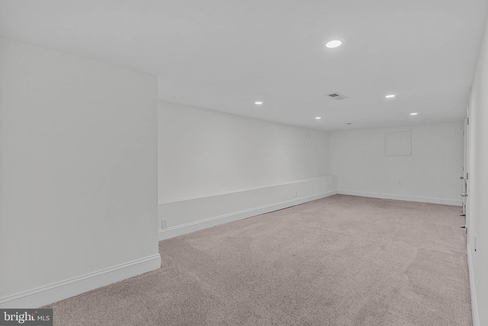 804 S LAWRENCE STREET