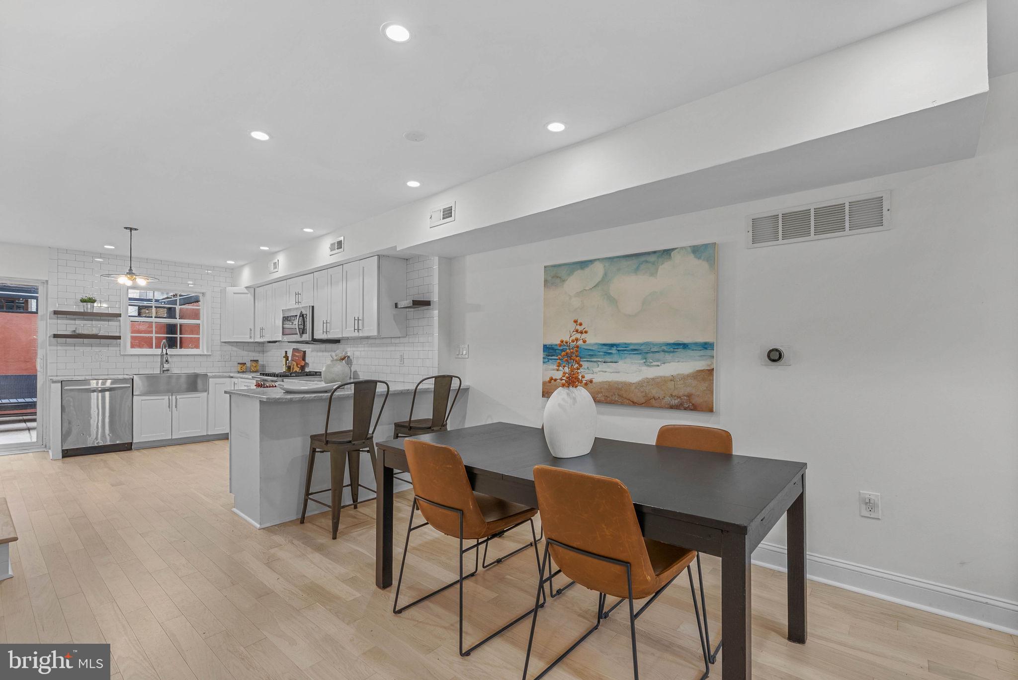 804 S LAWRENCE STREET