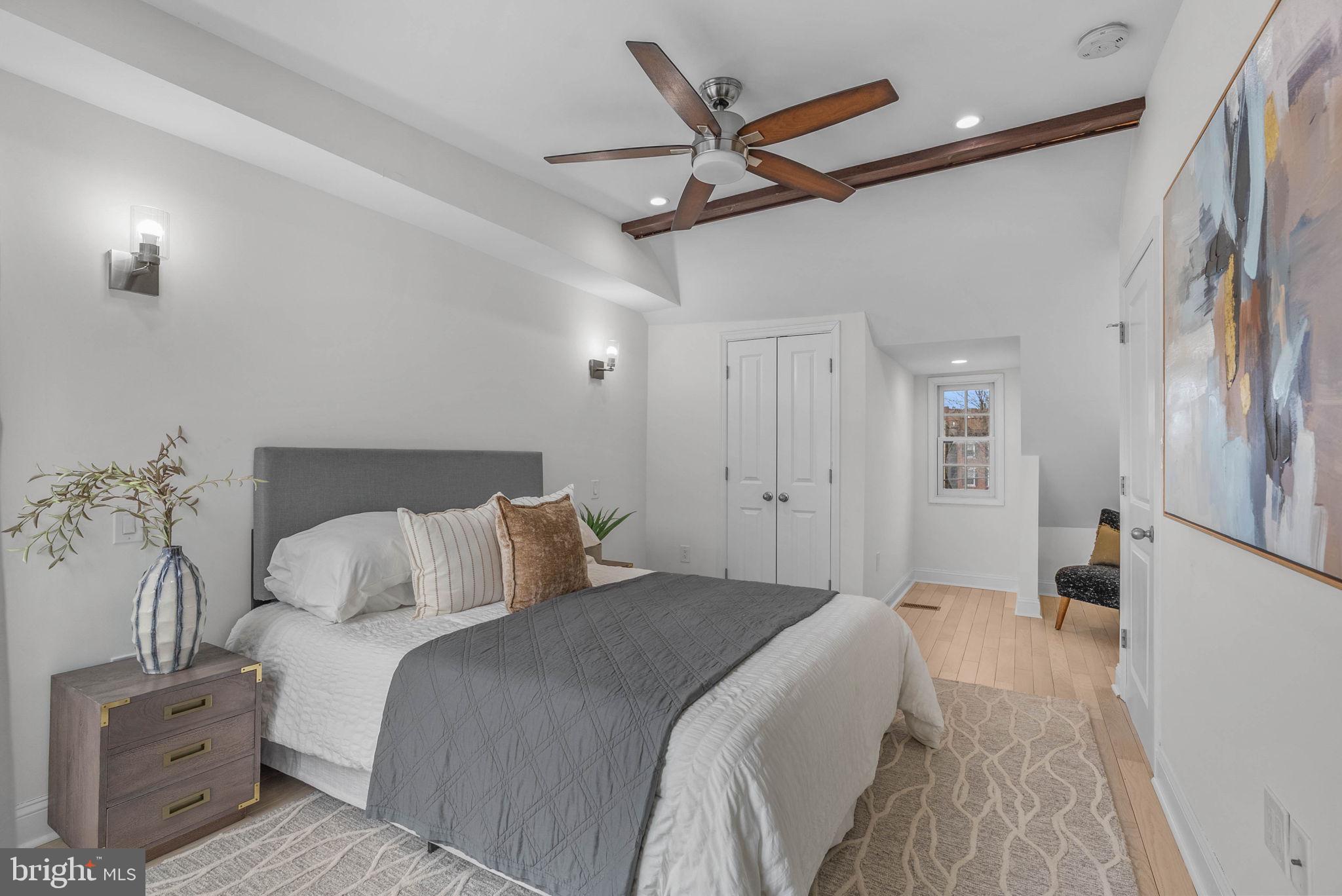 804 S LAWRENCE STREET