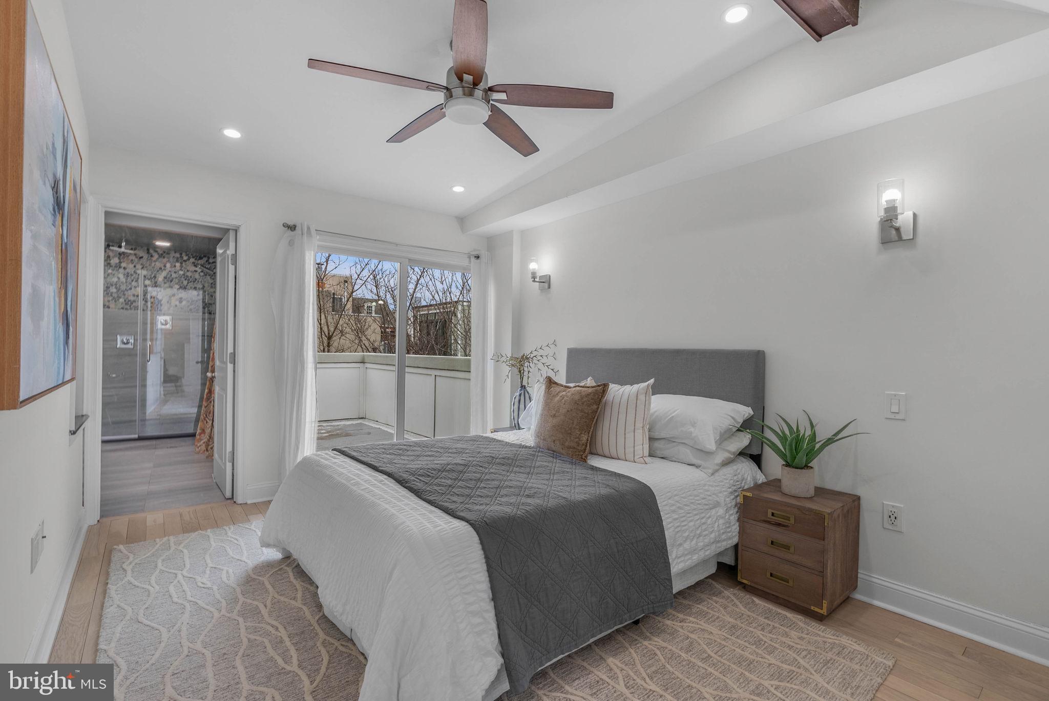 804 S LAWRENCE STREET