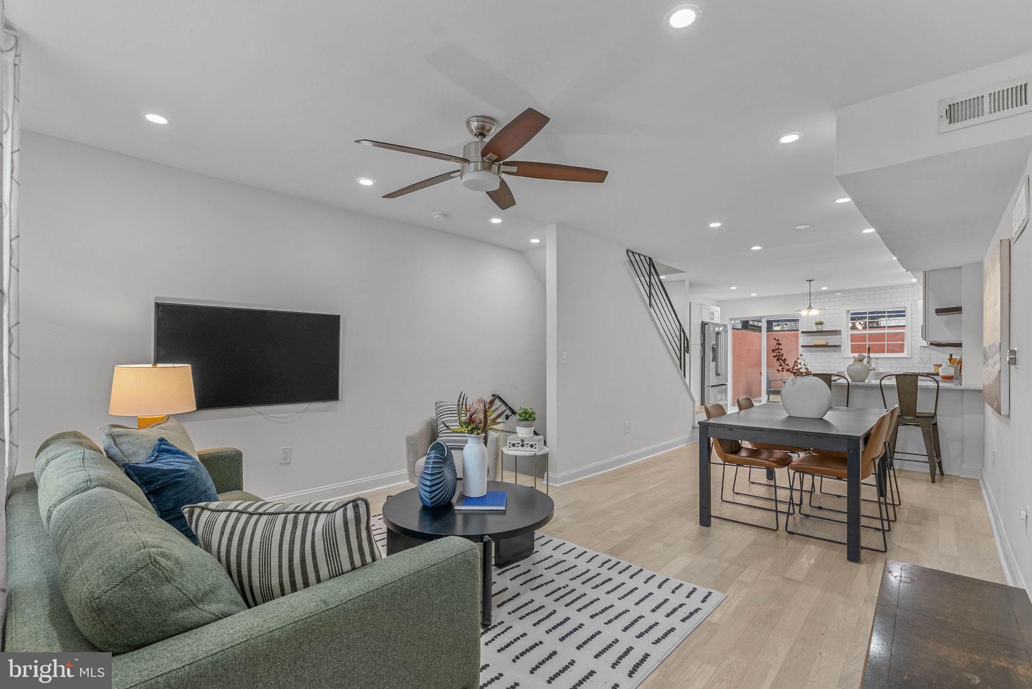 804 S LAWRENCE STREET