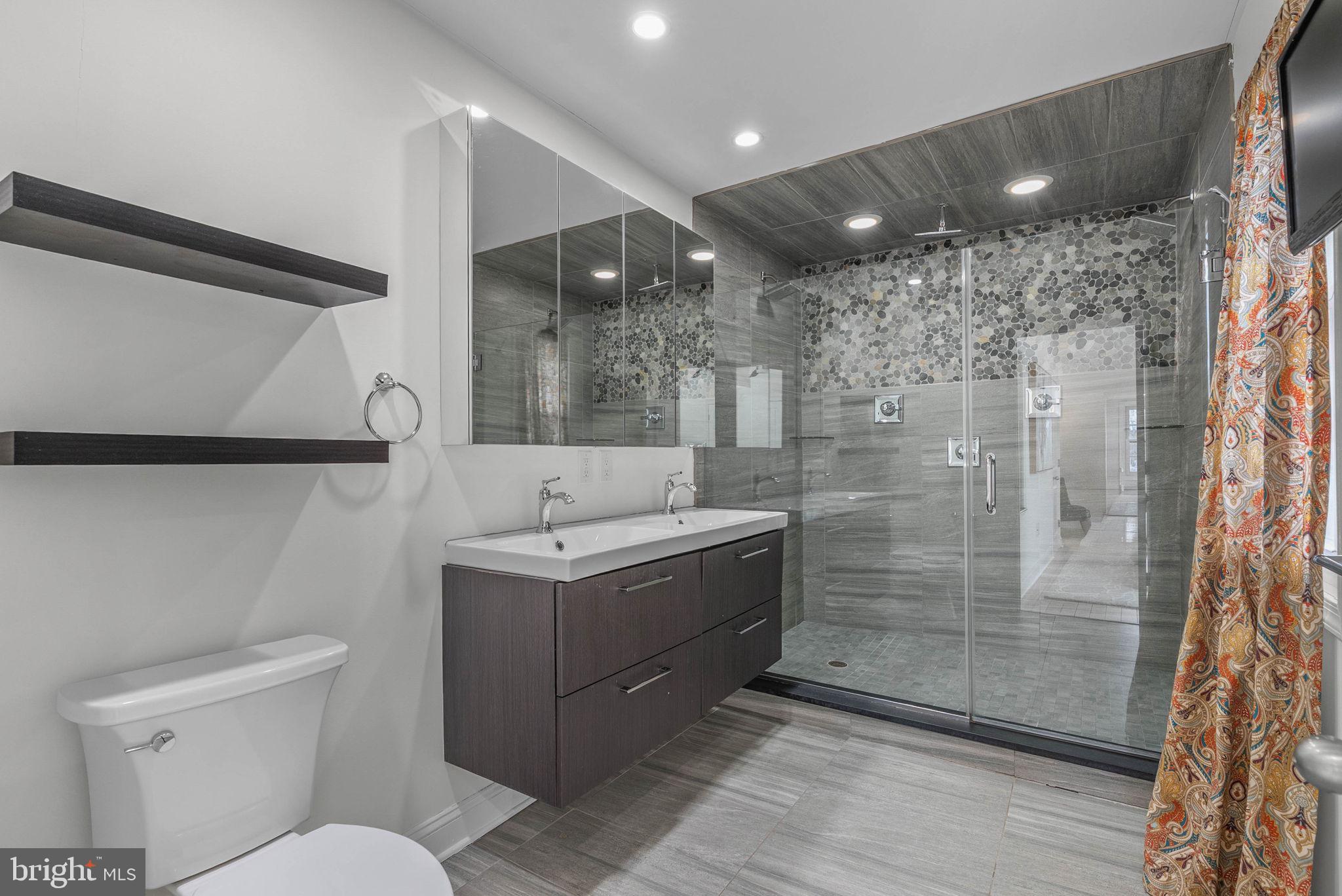 804 S LAWRENCE STREET