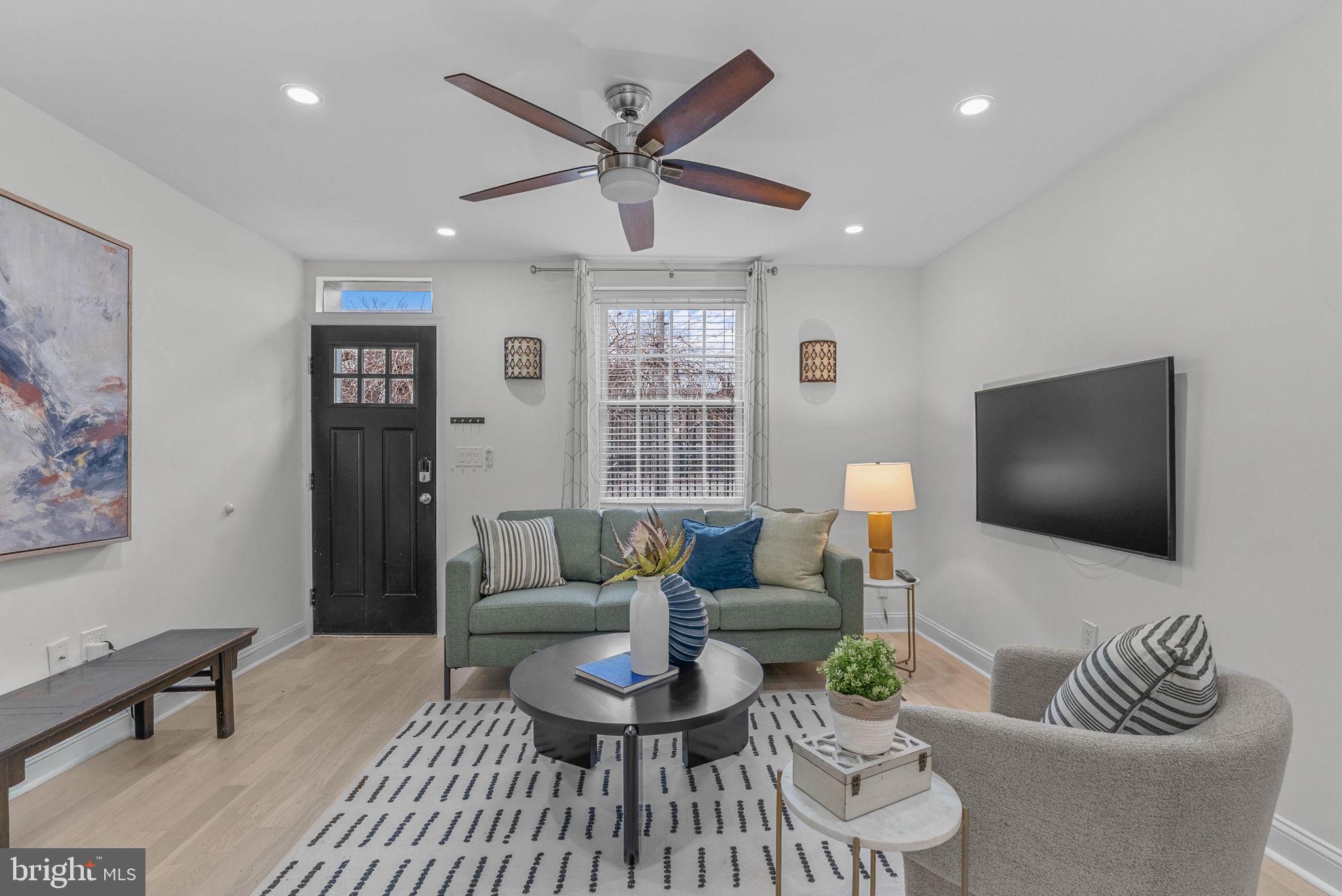 804 S LAWRENCE STREET