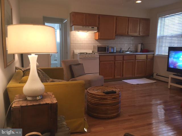 923 SPRUCE STREET 1R