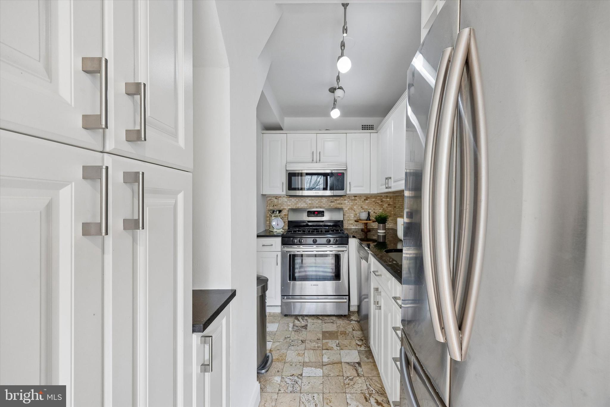 1806 RITTENHOUSE SQUARE 18 403