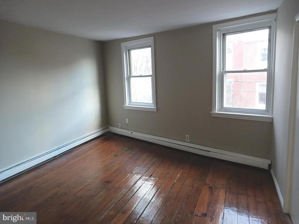 920 E PASSYUNK AVENUE