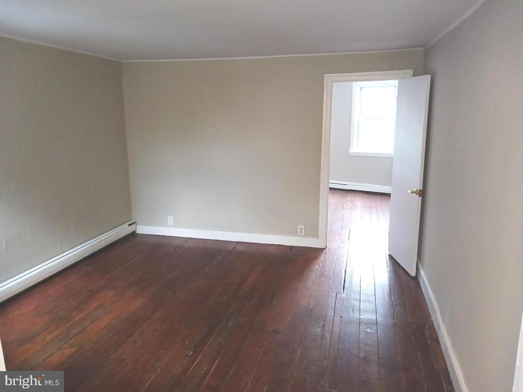920 E PASSYUNK AVENUE