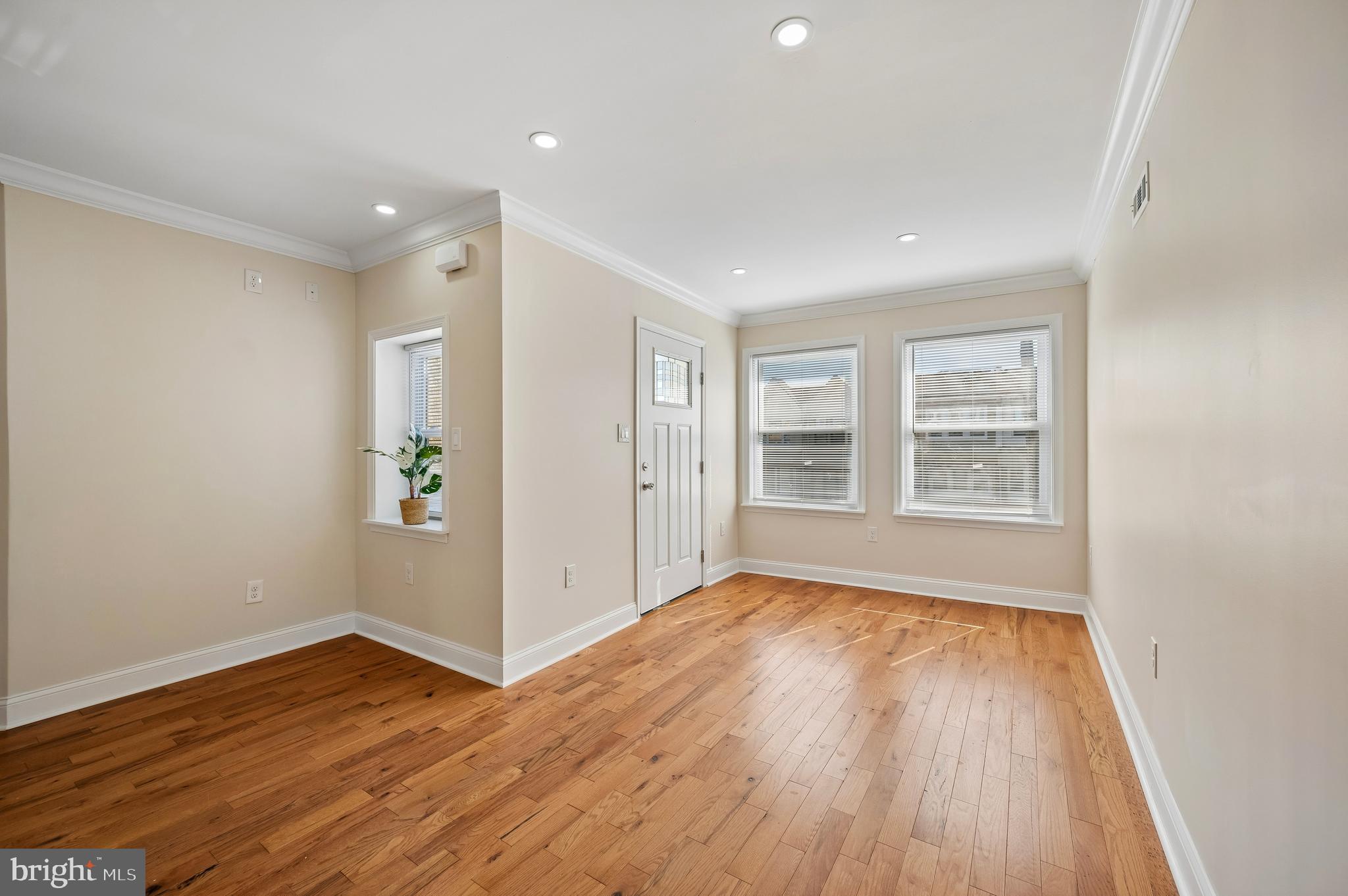 5753 HADDINGTON STREET