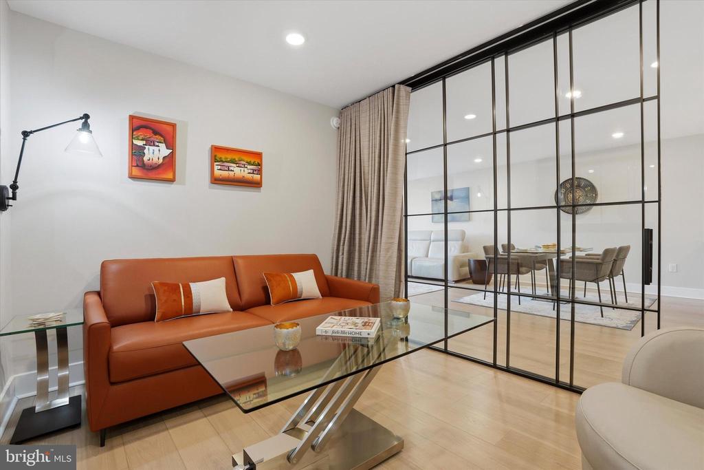 241 S 6TH ST 1304F