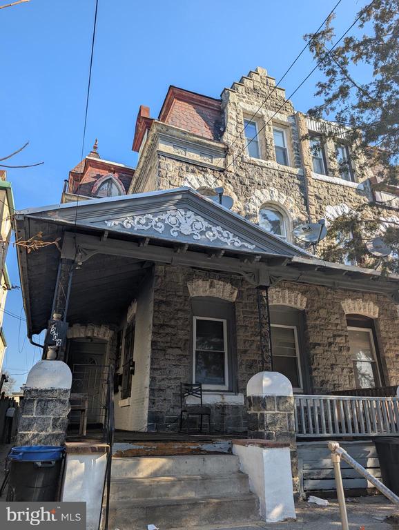 2209 W TIOGA STREET