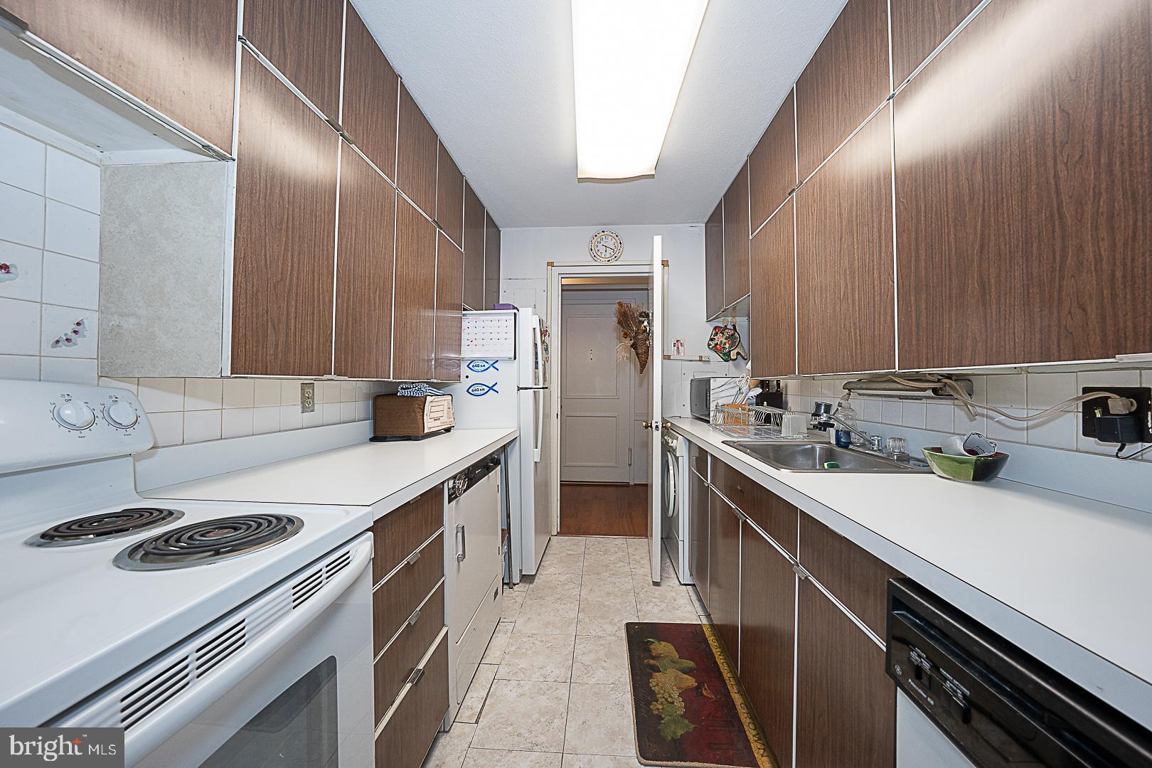 1919 CHESTNUT STREET 1618