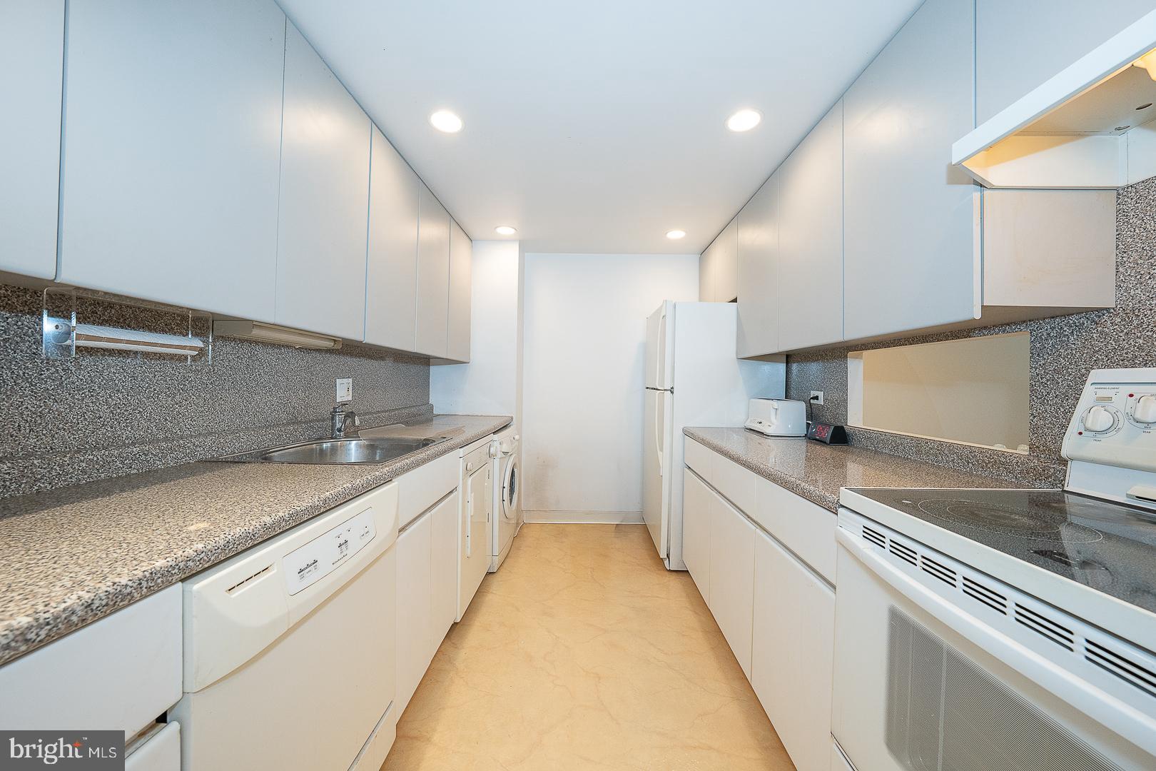 1901 JOHN F KENNEDY BOULEVARD 2714