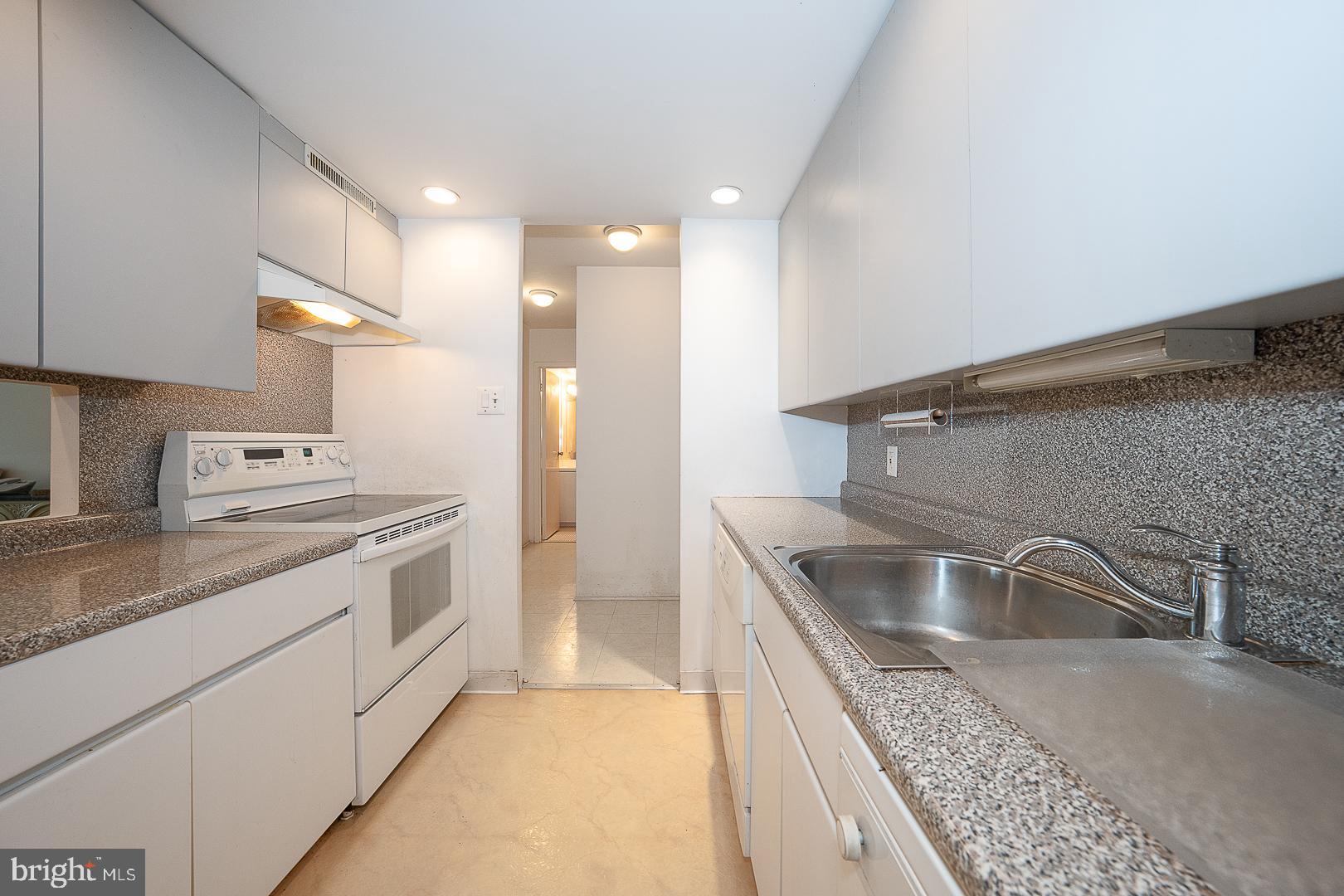 1901 JOHN F KENNEDY BOULEVARD 2714