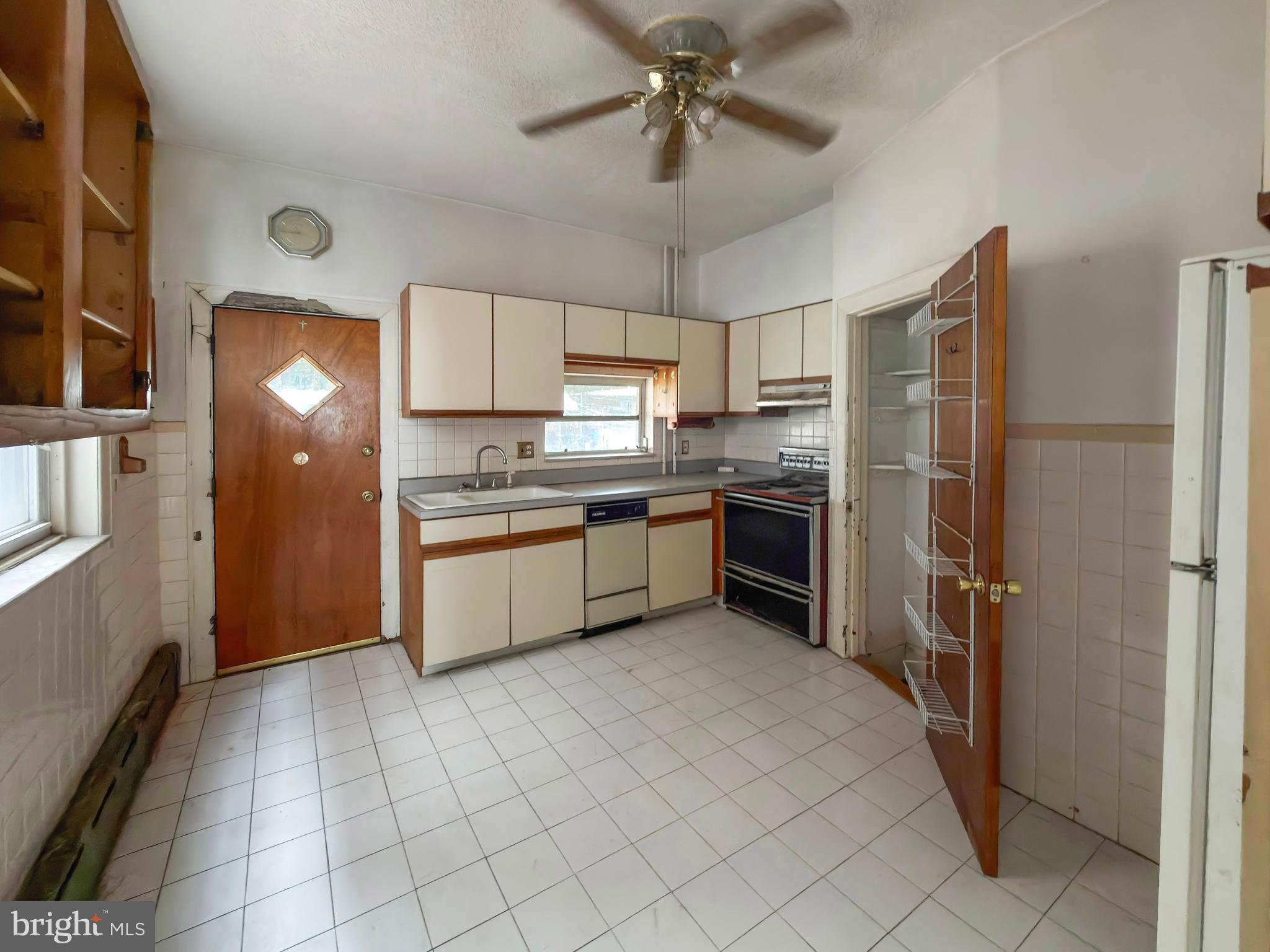 6144 CATHARINE STREET