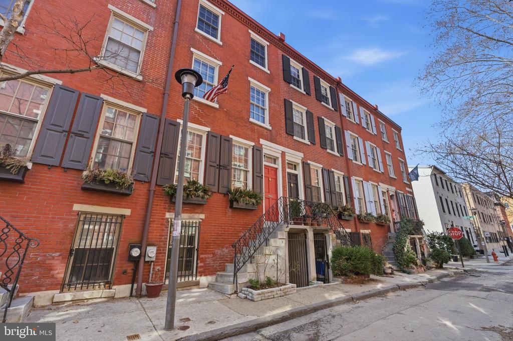1918 WAVERLY STREET