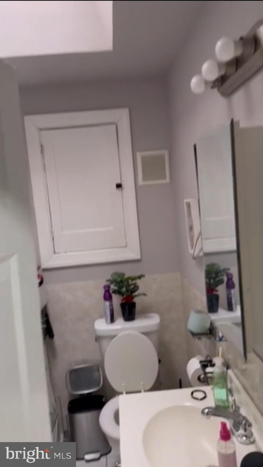 5754 N MARVINE STREET