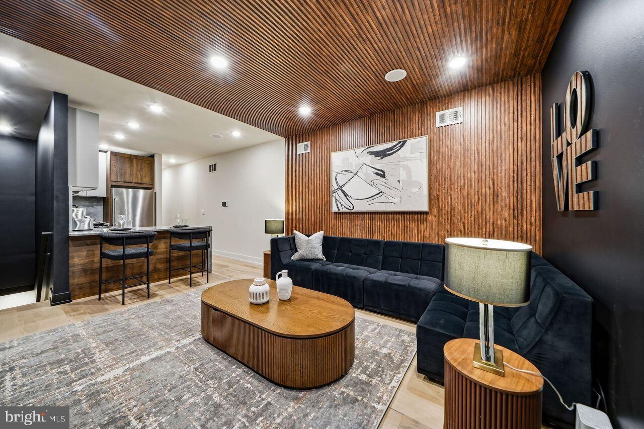 1214 E SUSQUEHANNA AVENUE 2