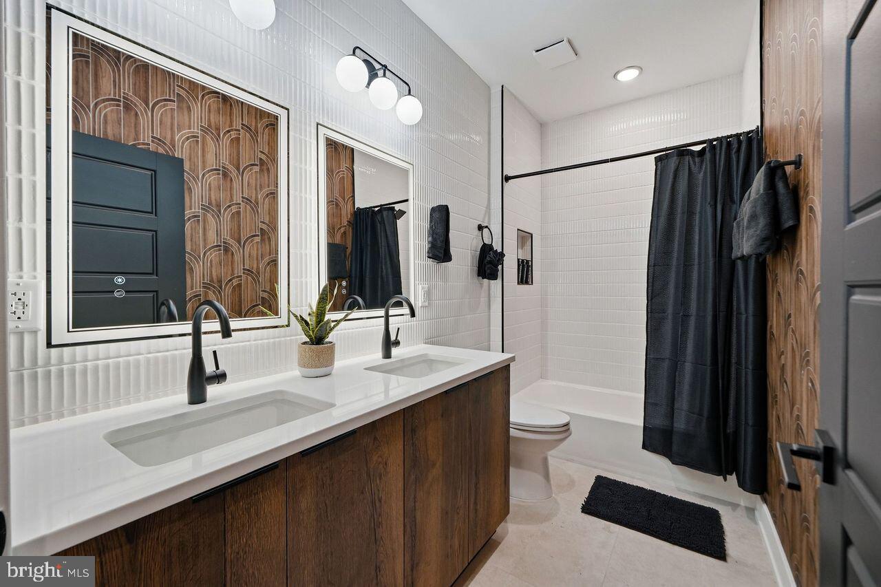 1214 E SUSQUEHANNA AVENUE 2