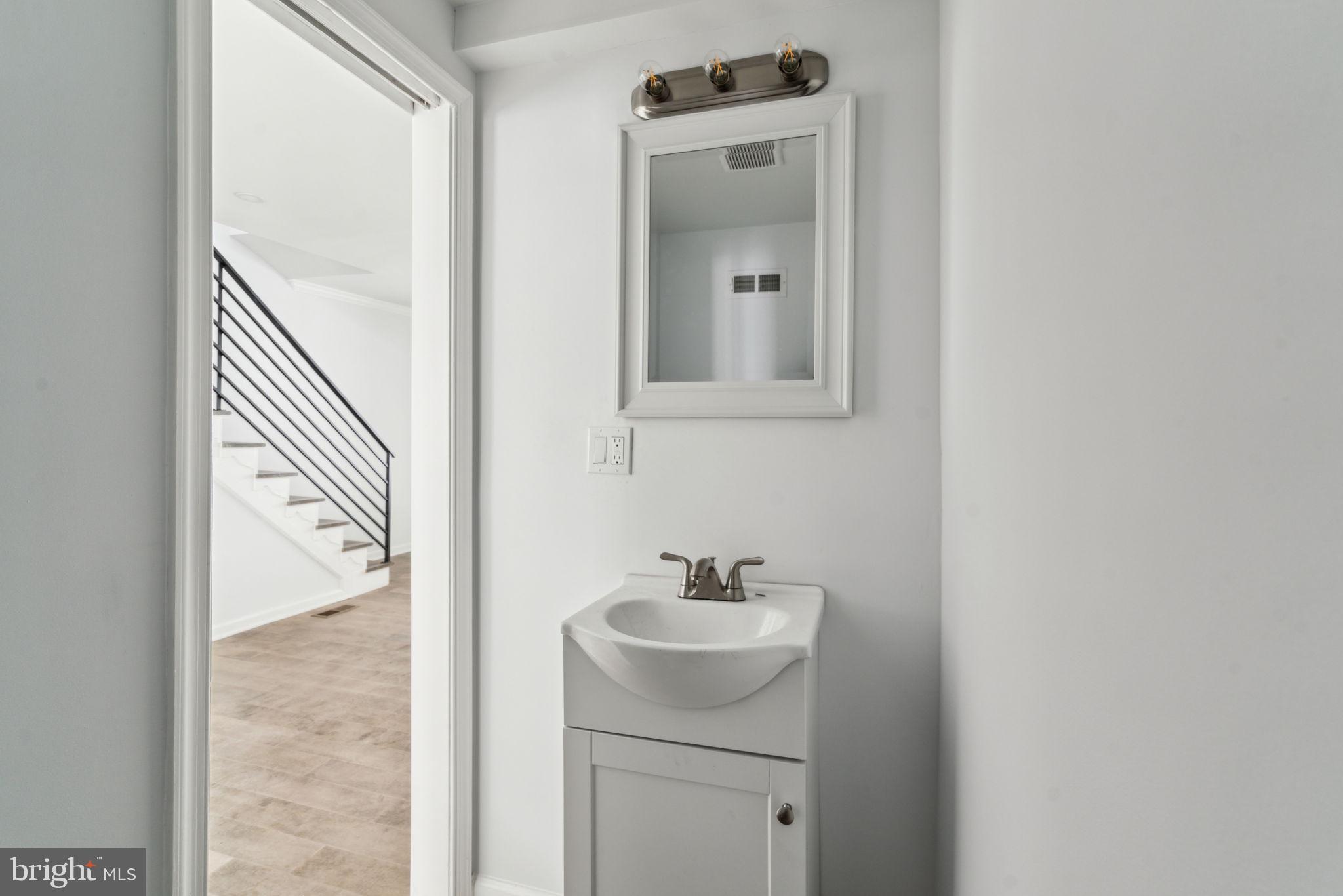 2041 S BUCKNELL STREET