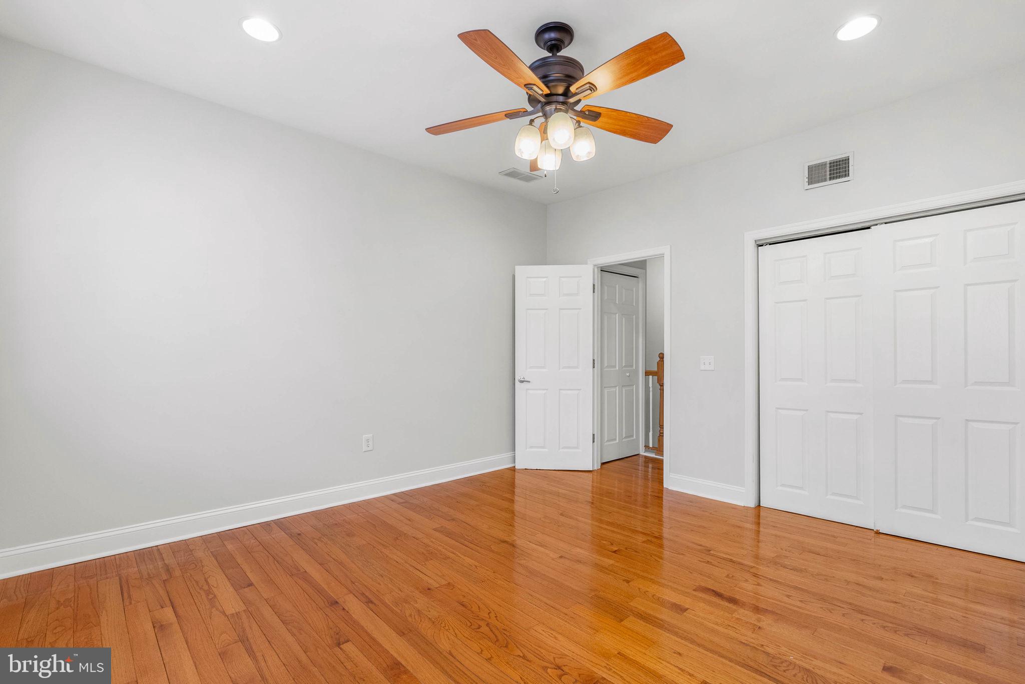 614 S LECOUNT STREET