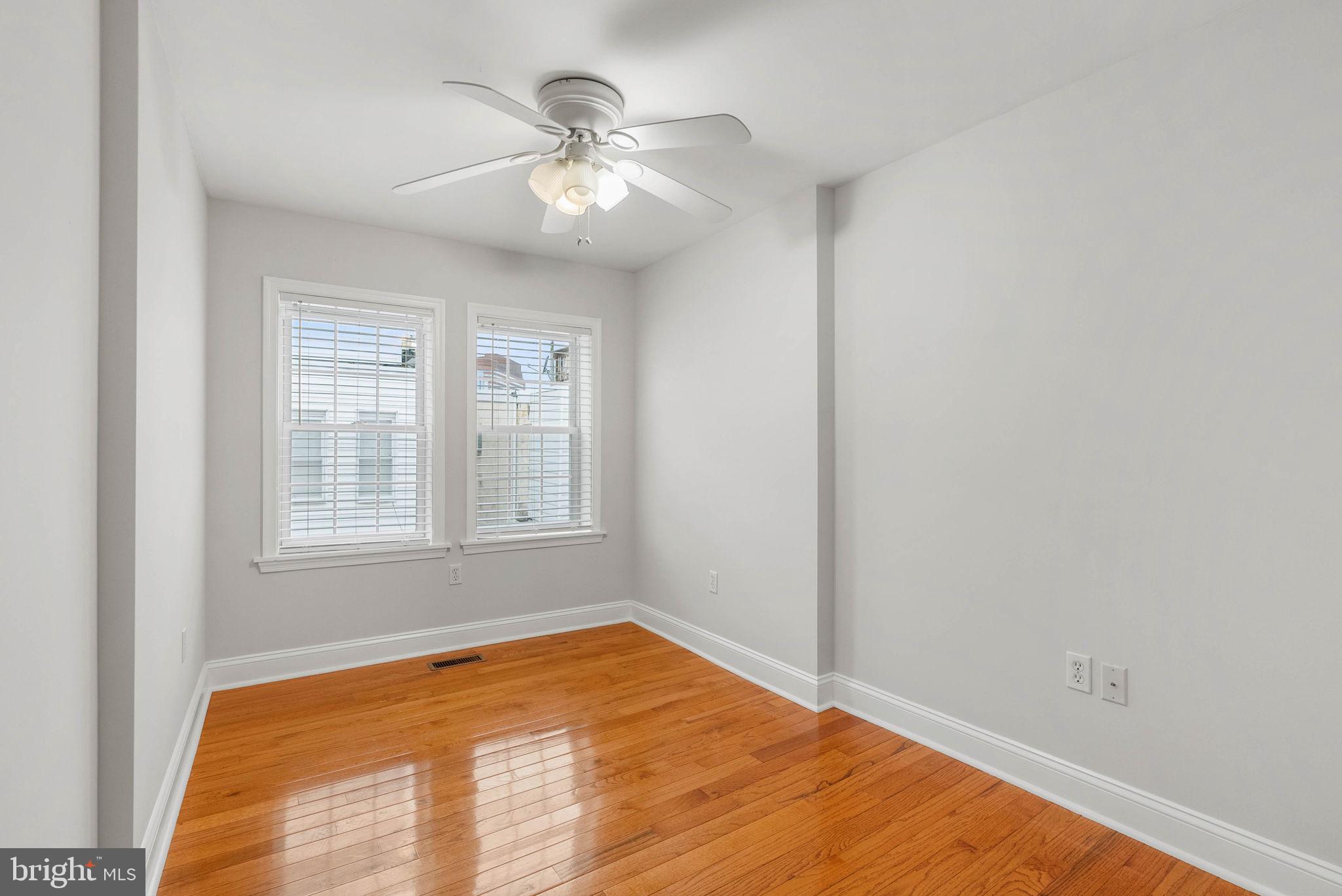 614 S LECOUNT STREET