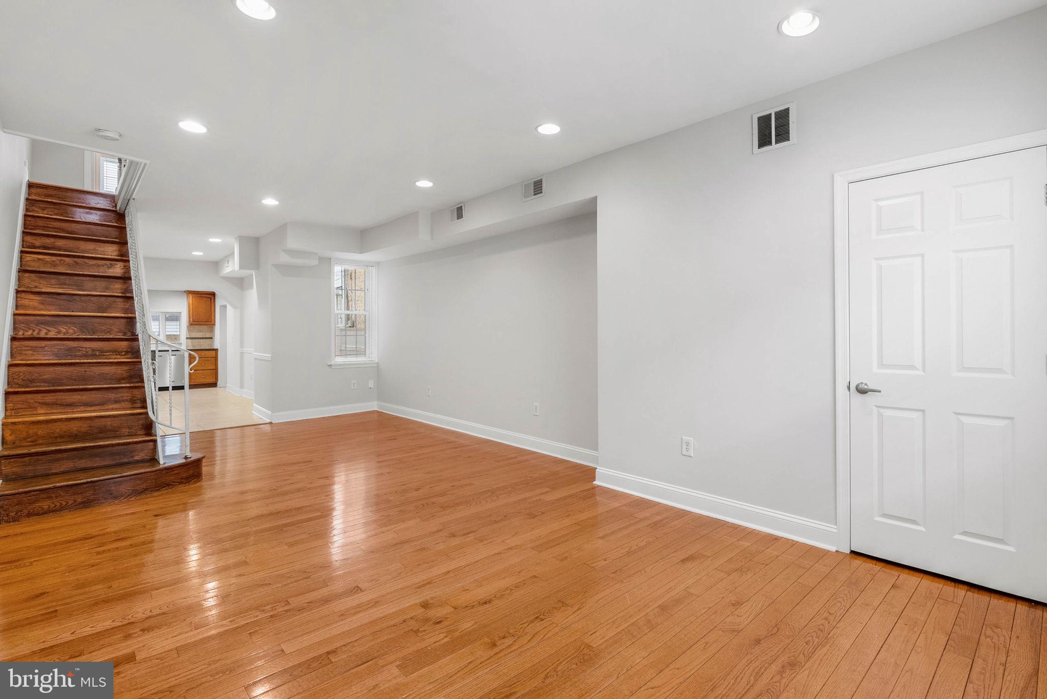 614 S LECOUNT STREET