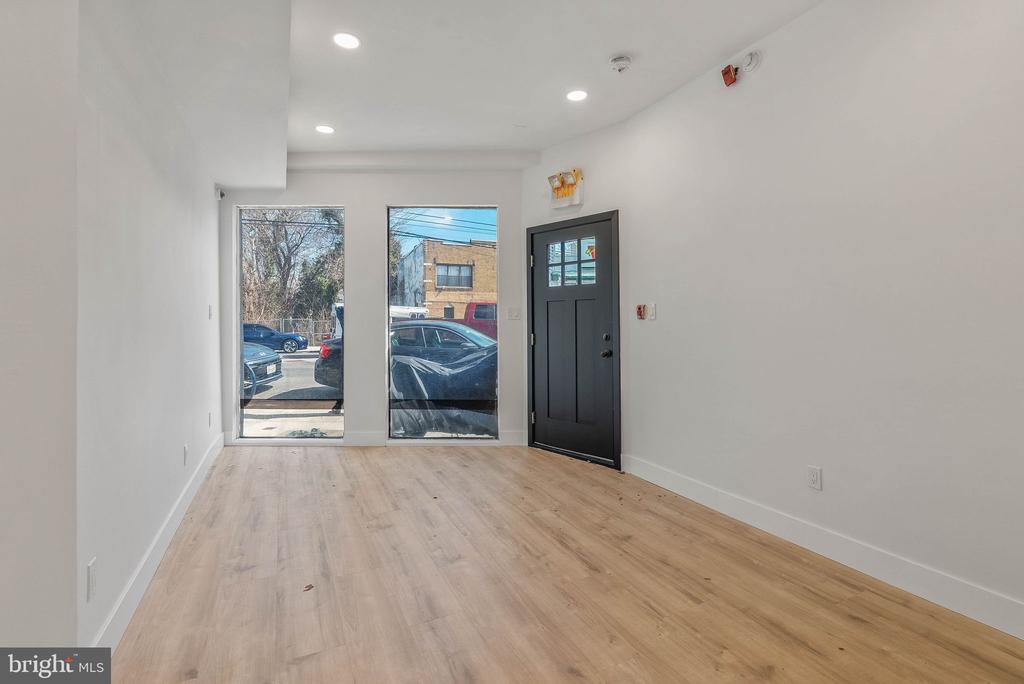 1326 POINT BREEZE AVENUE